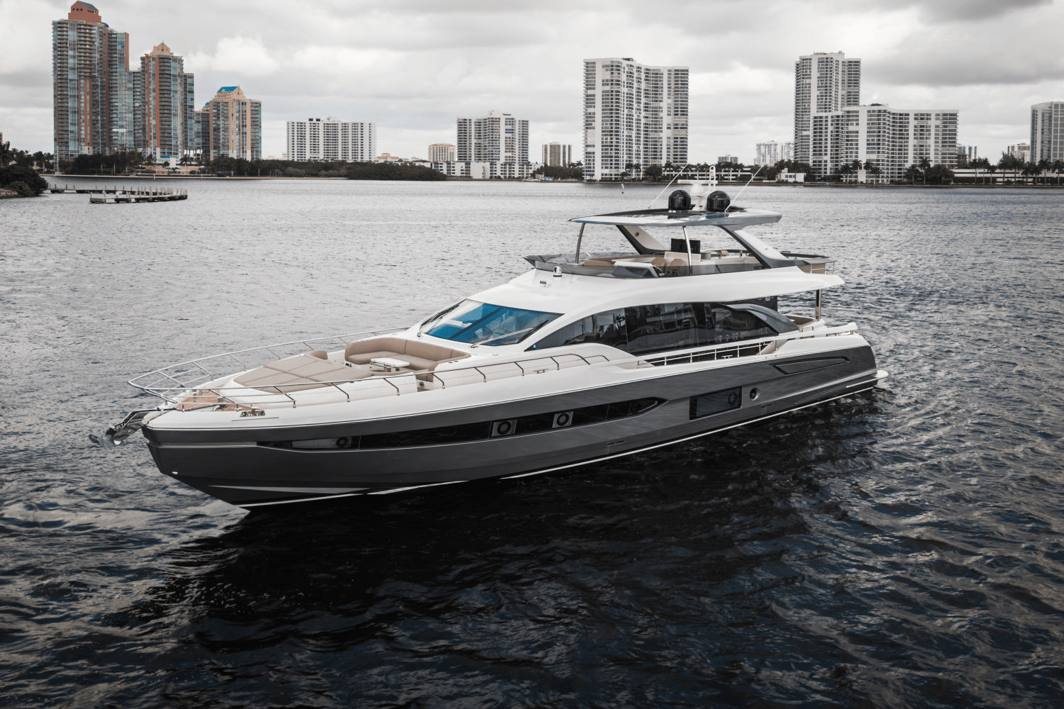2024 Azimut 78 FLY Image Thumbnail #8