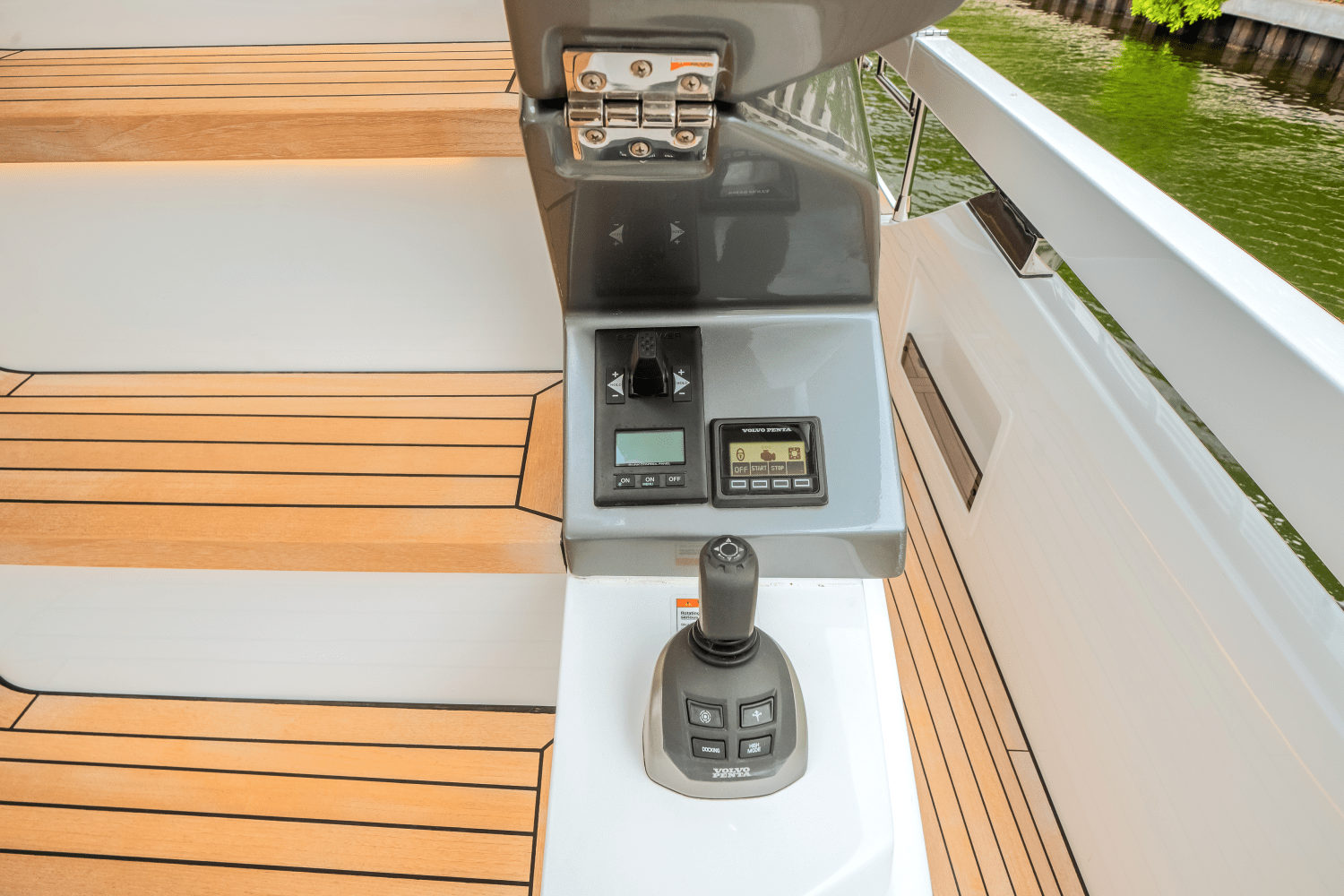 2024 Azimut 78 FLY Image Thumbnail #58