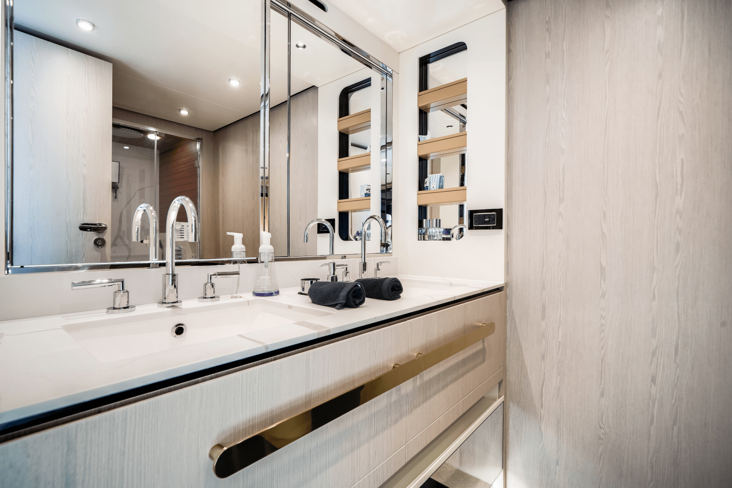 2024 Azimut 78 FLY Image Thumbnail #43