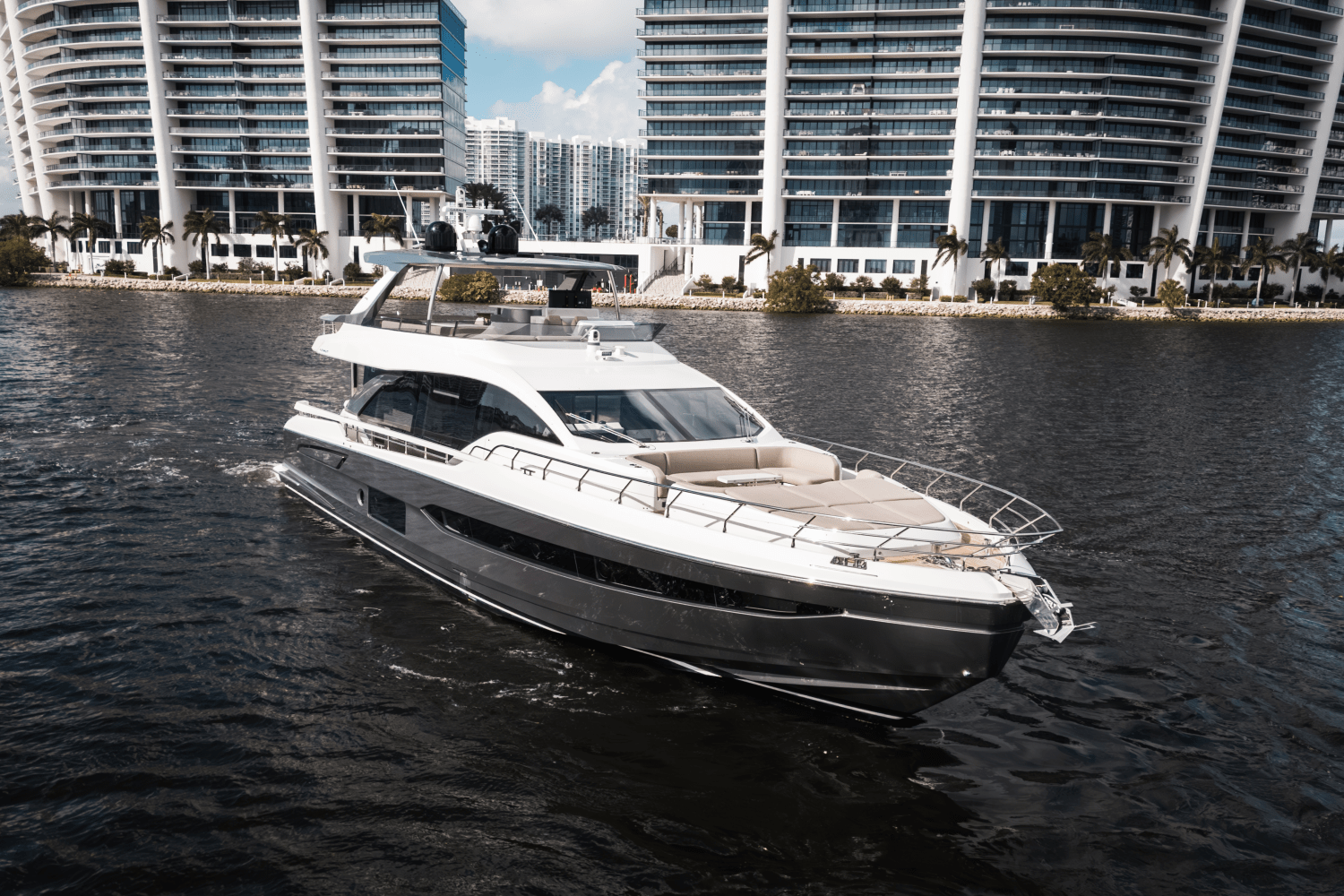 2024 Azimut 78 FLY Image Thumbnail #7
