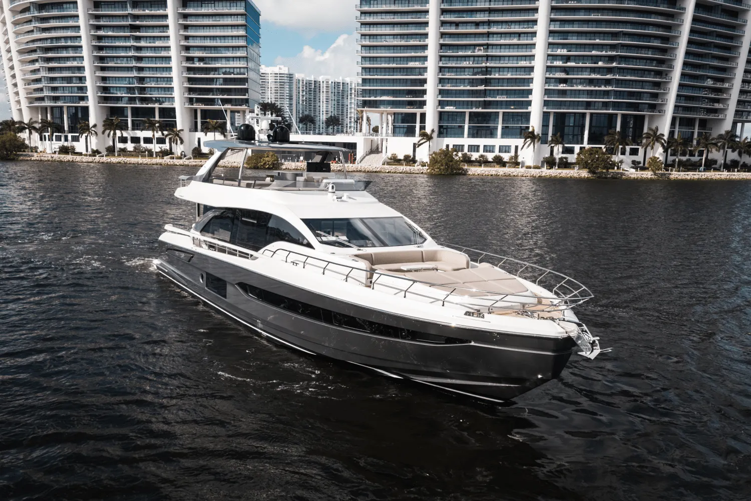 2024 Azimut 78 FLY Image Thumbnail #5