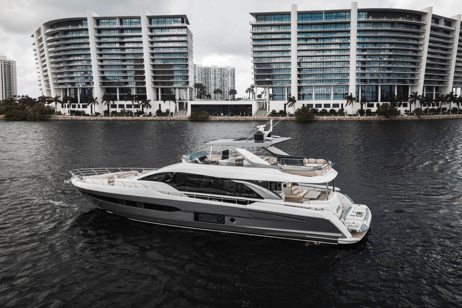 2024 Azimut 78 FLY Image Thumbnail #5