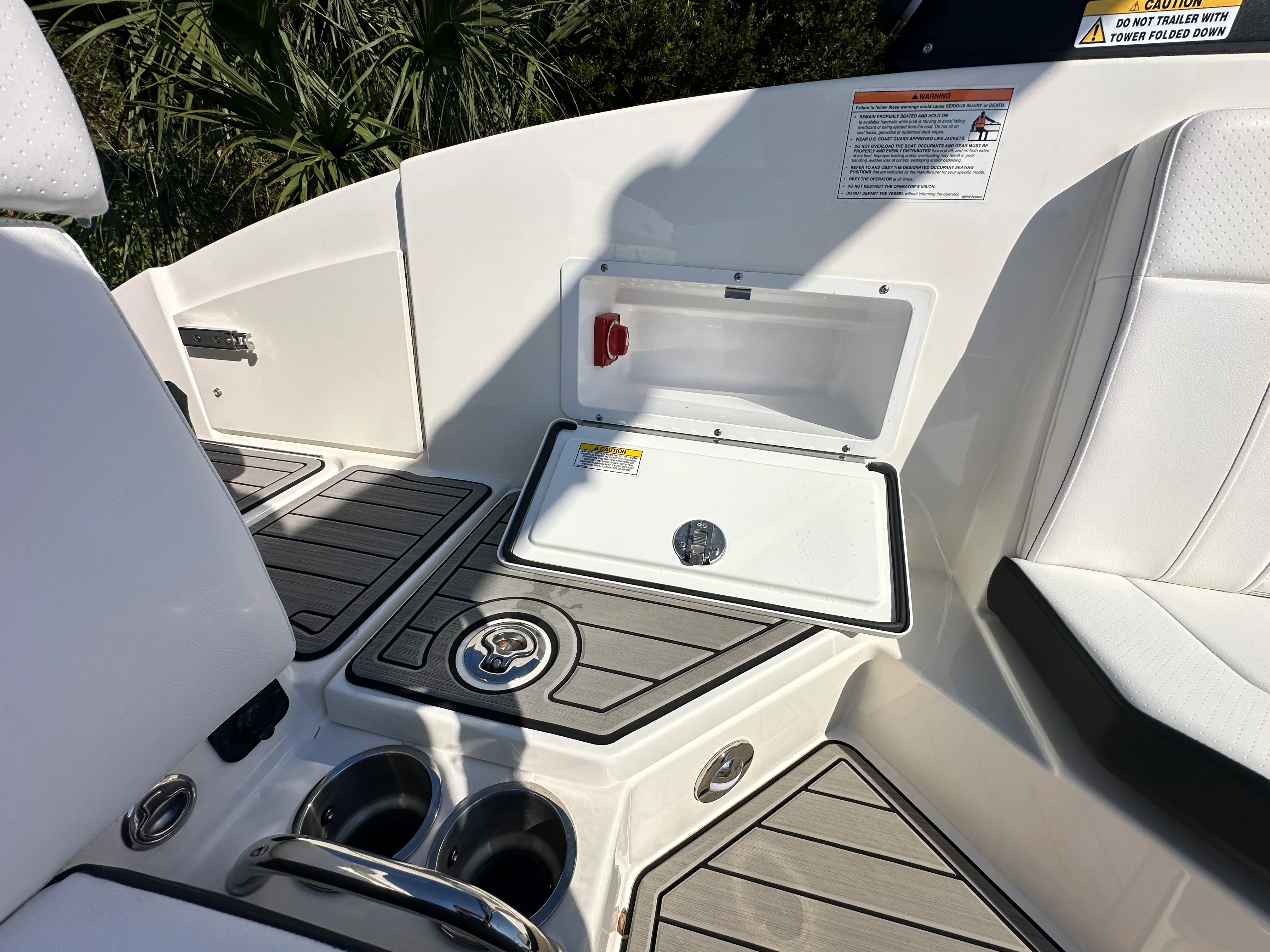 2025 Sea Ray SPX 230 Outboard Image Thumbnail #29