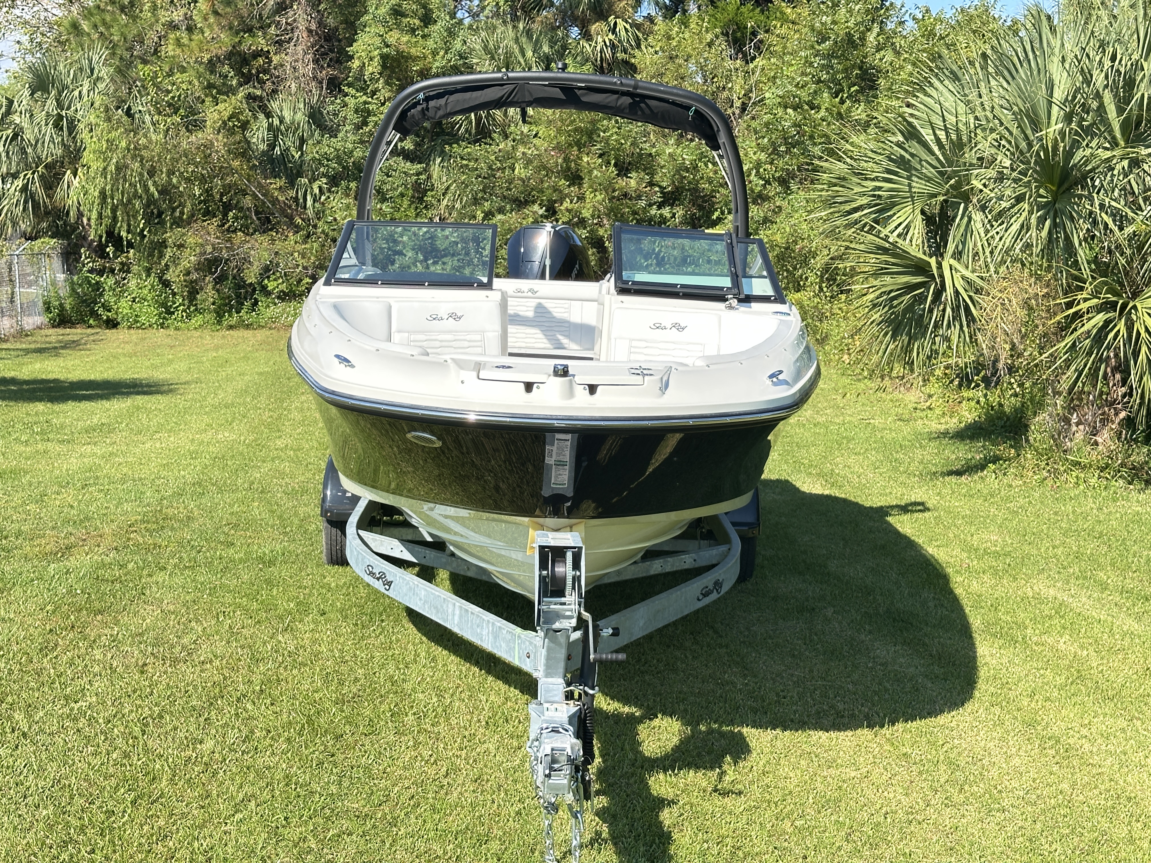 2025 Sea Ray SPX 230 Outboard Image Thumbnail #1