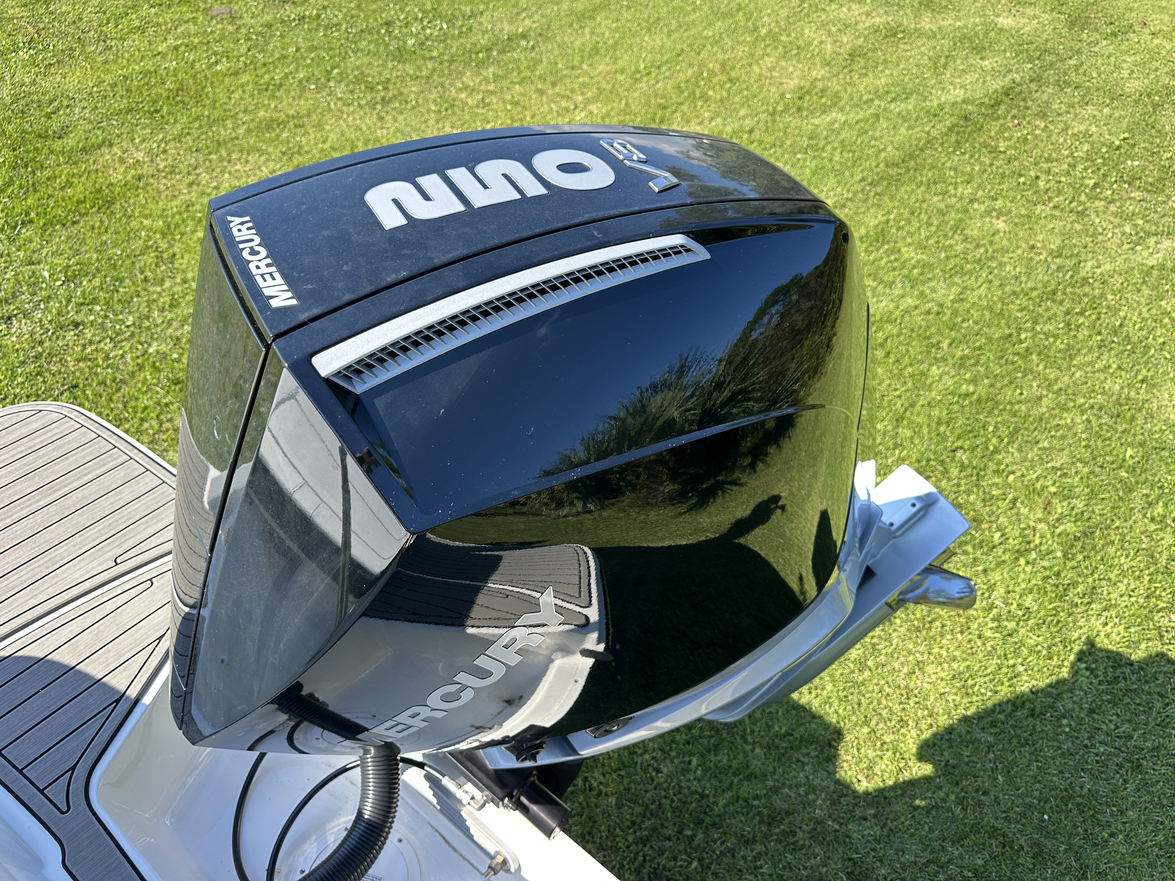 2025 Sea Ray SPX 230 Outboard Image Thumbnail #32