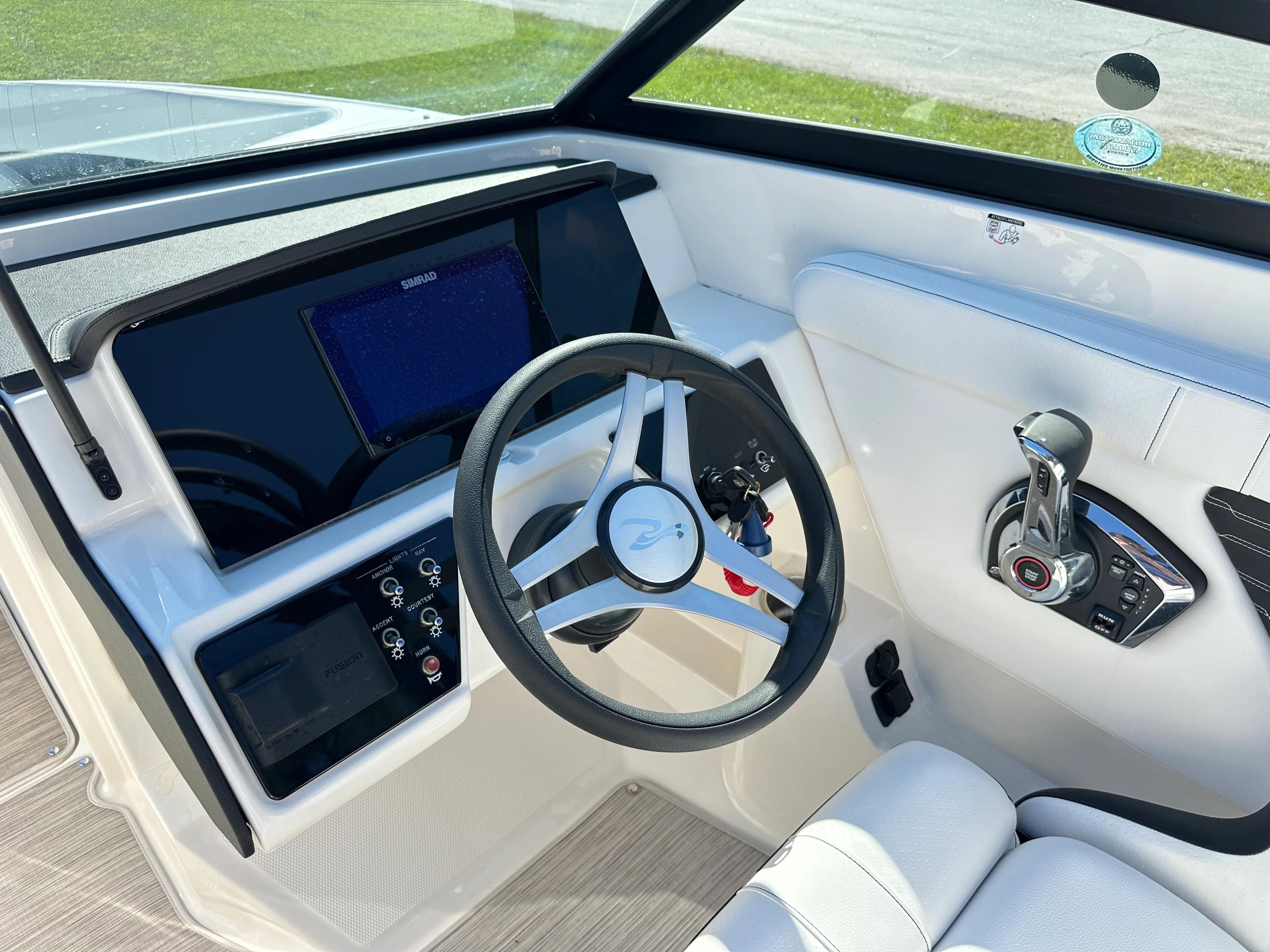 2025 Sea Ray SPX 230 Outboard Image Thumbnail #20