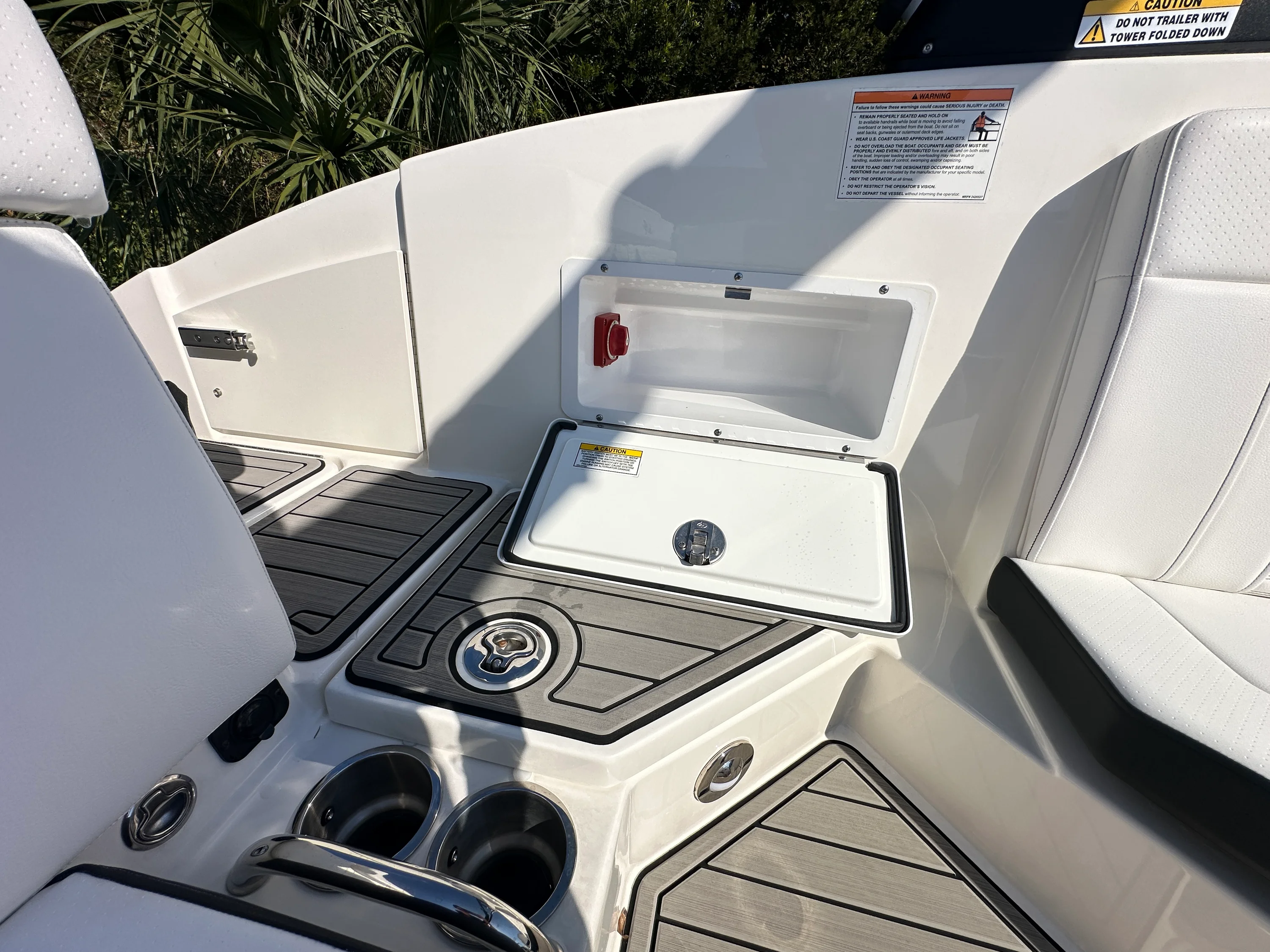 2025 Sea Ray SPX 230 Outboard Image Thumbnail #29