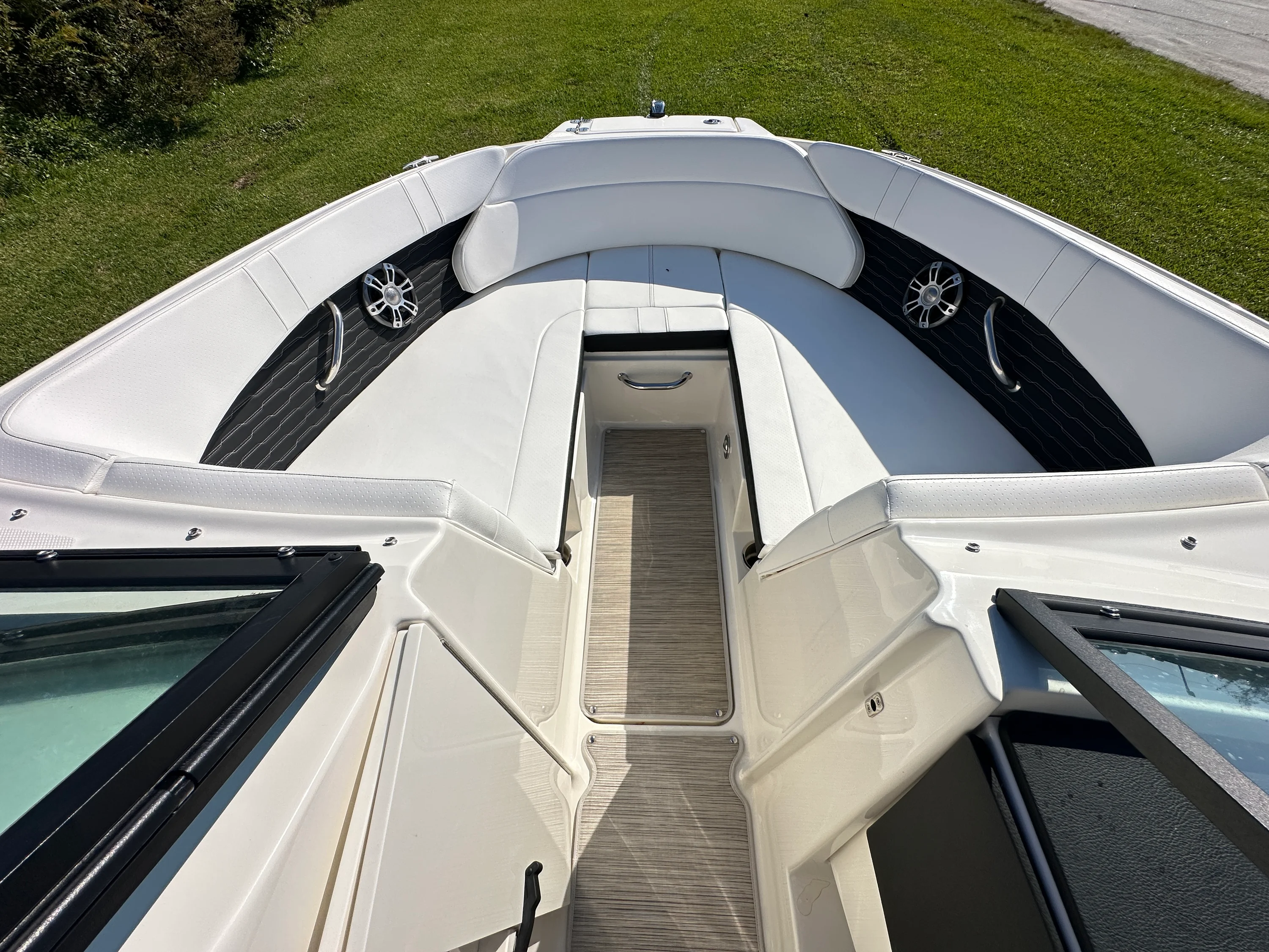 2025 Sea Ray SPX 230 Outboard Image Thumbnail #22