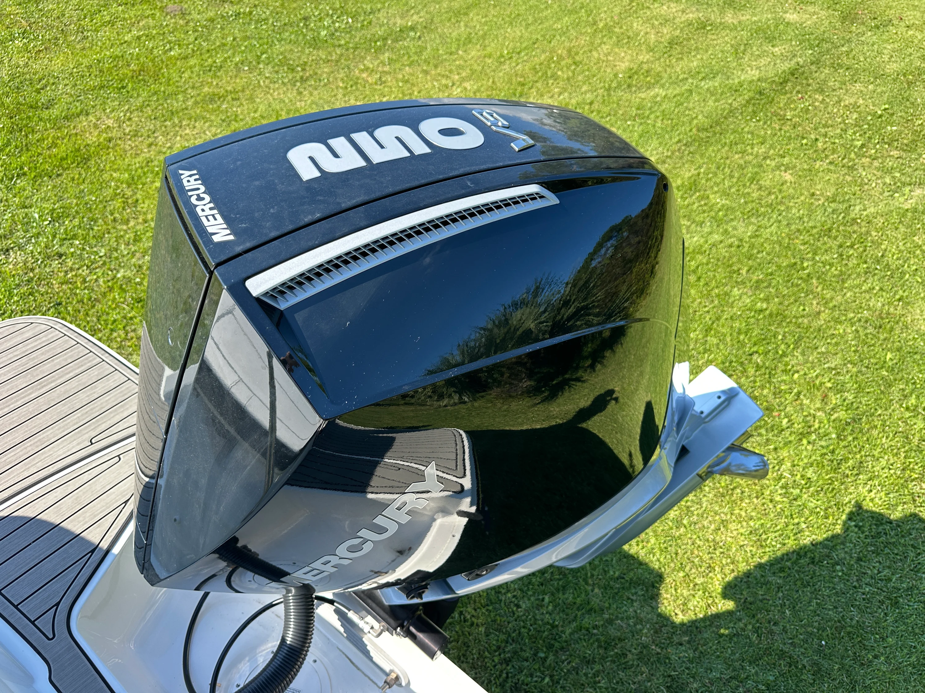 2025 Sea Ray SPX 230 Outboard Image Thumbnail #32