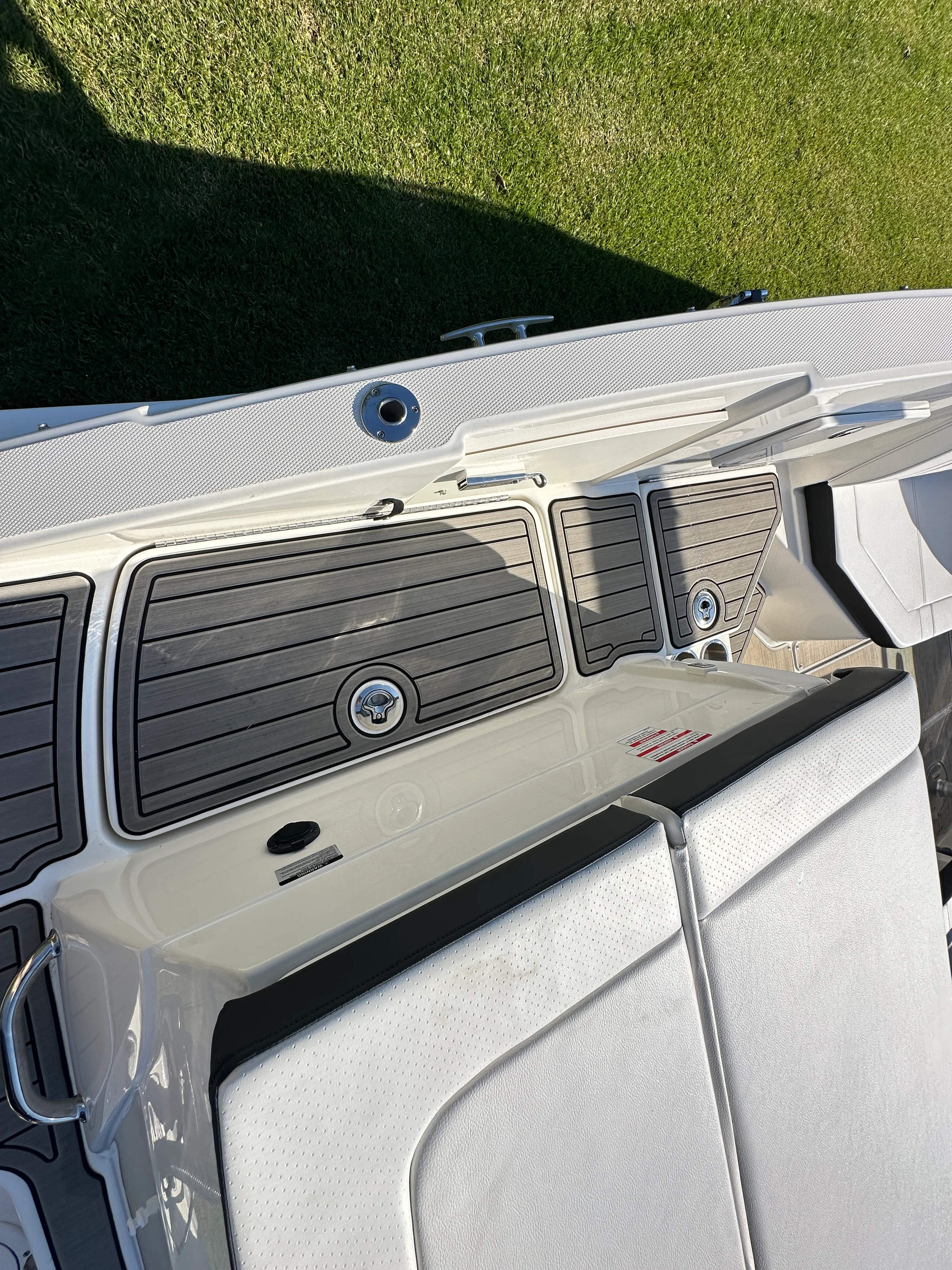 2025 Sea Ray SPX 230 Outboard Image Thumbnail #9