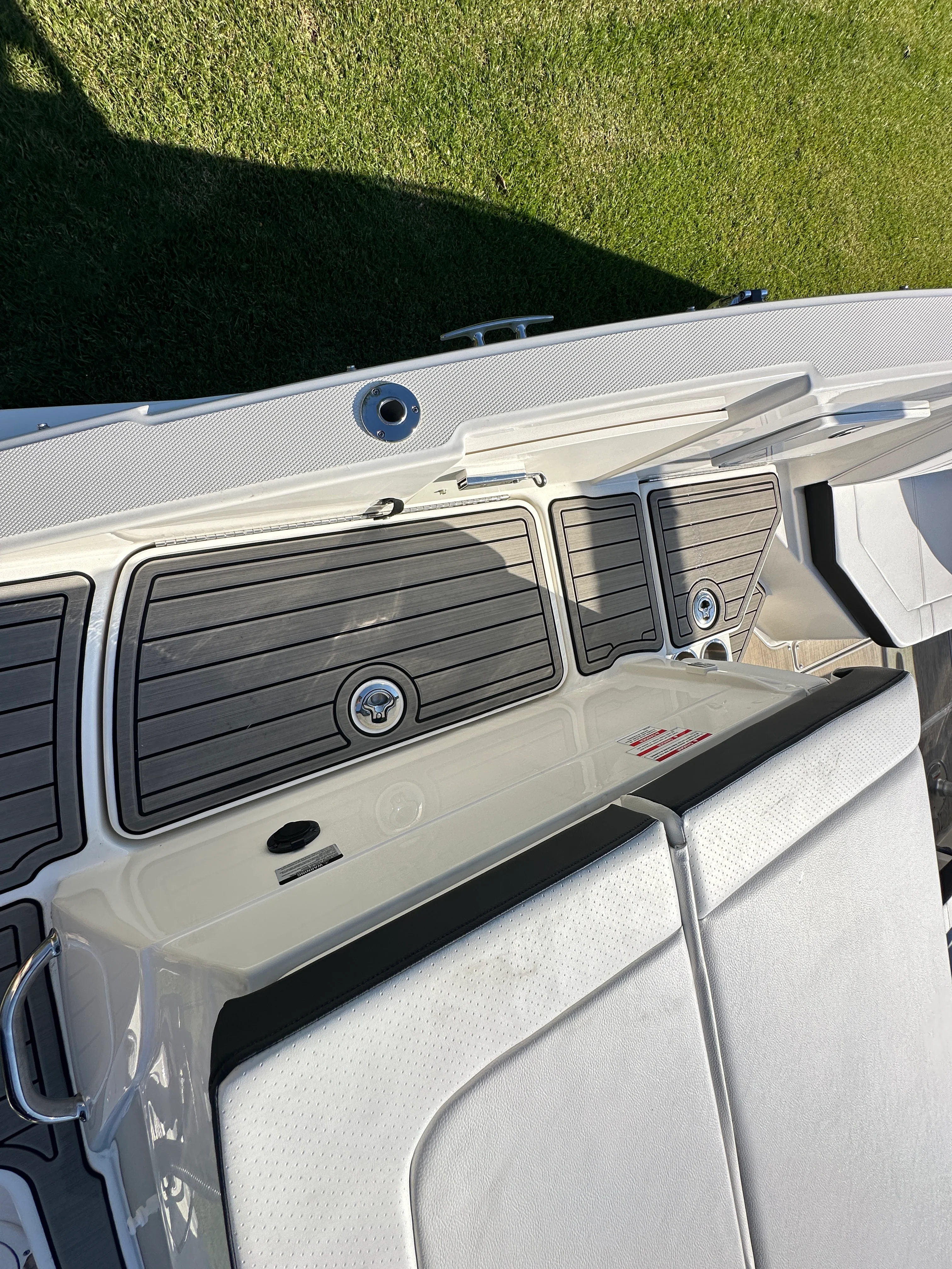 2025 Sea Ray SPX 230 Outboard Image Thumbnail #9