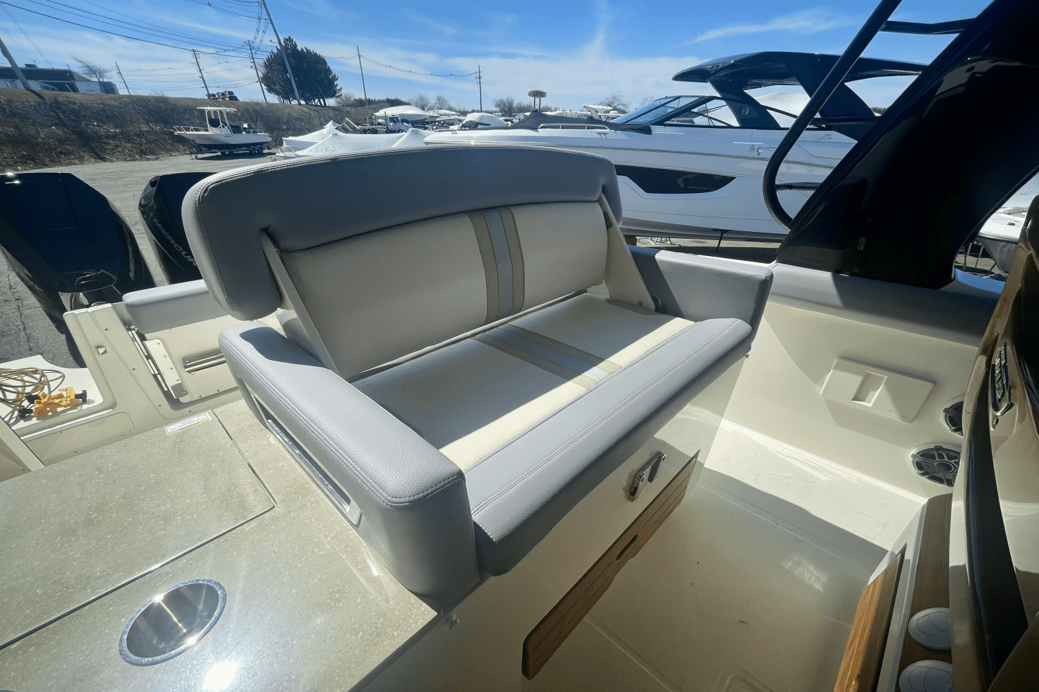 2025 Boston Whaler 350 Realm Image Thumbnail #21
