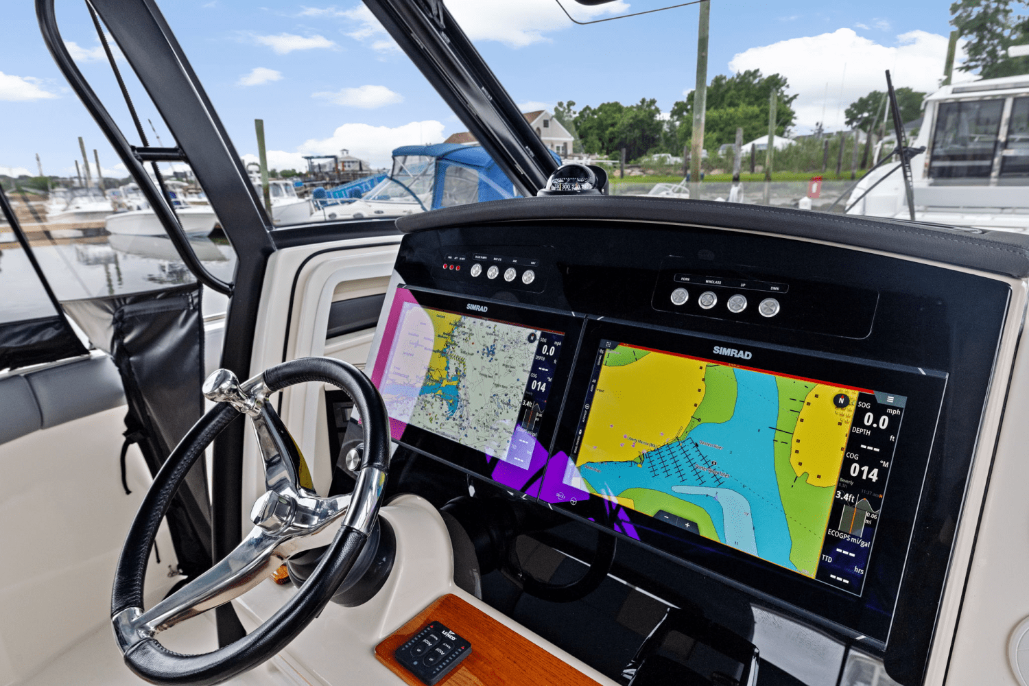 2025 Boston Whaler 350 Realm Image Thumbnail #23