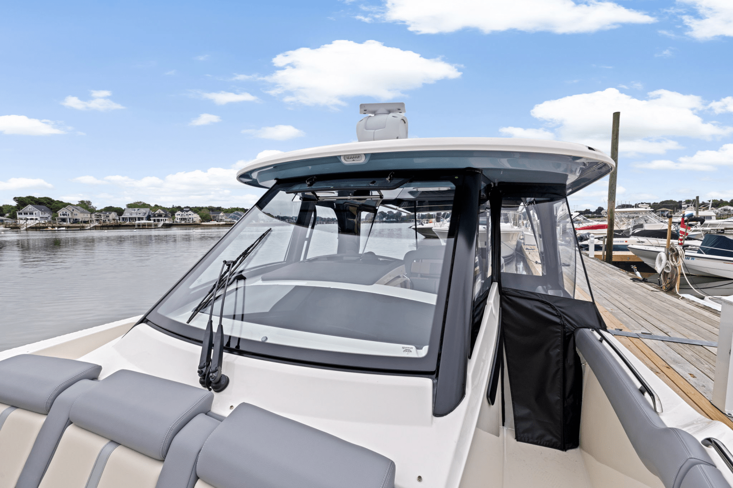 2025 Boston Whaler 350 Realm Image Thumbnail #35