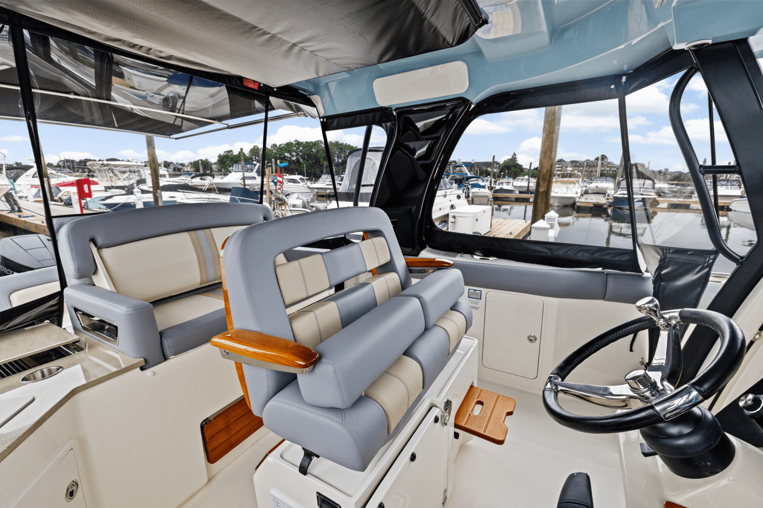 2025 Boston Whaler 350 Realm Image Thumbnail #18