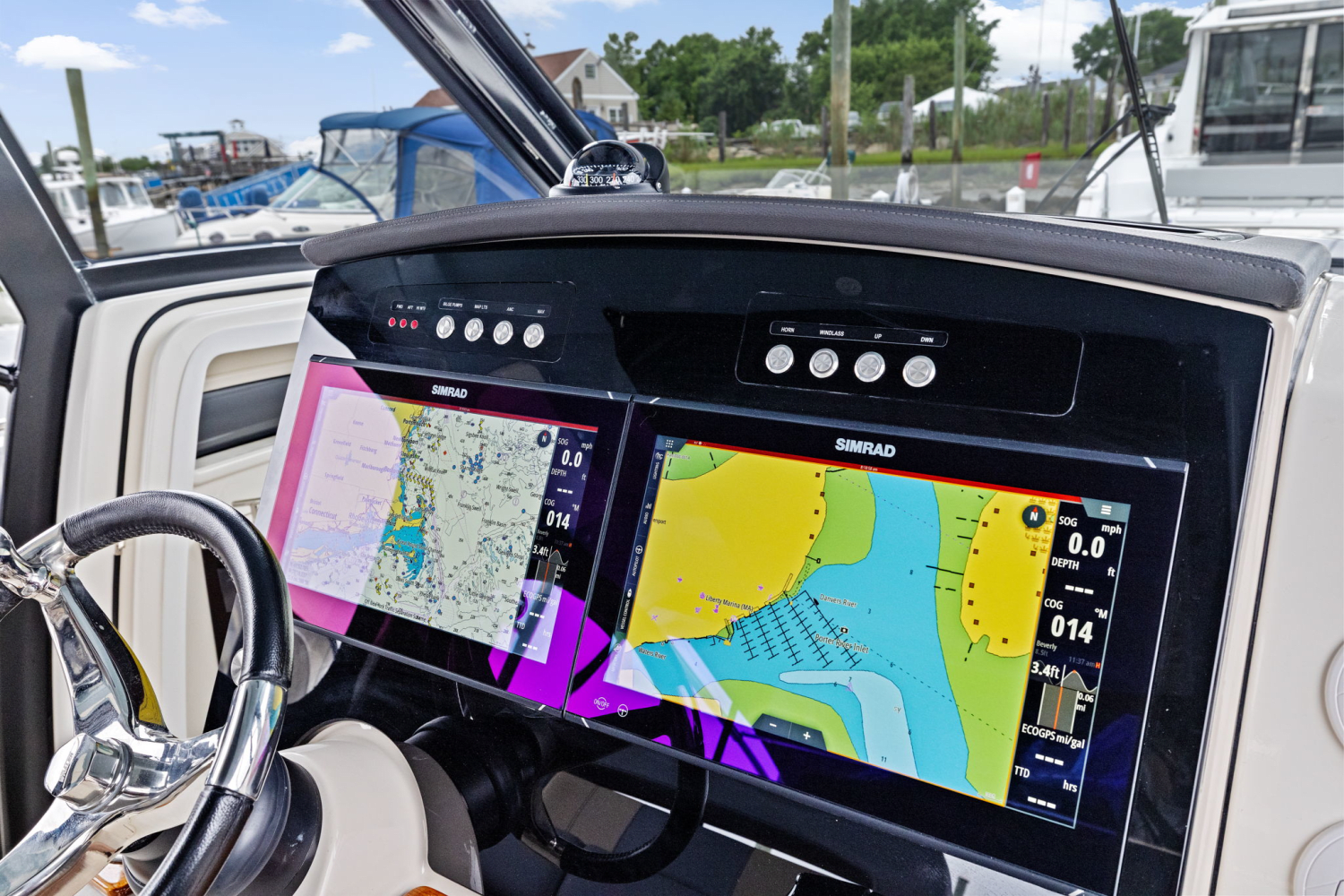 2025 Boston Whaler 350 Realm Image Thumbnail #22