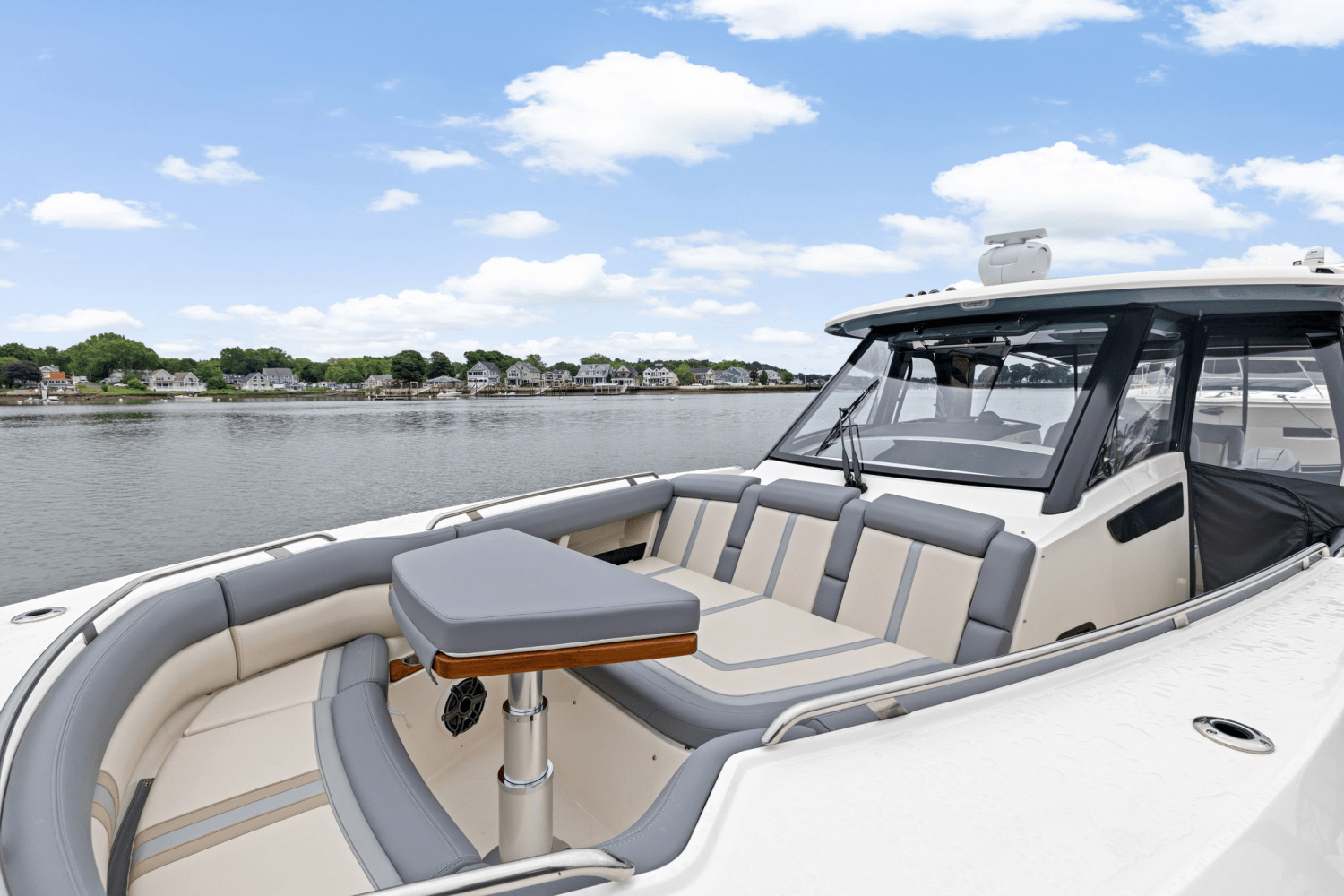 2025 Boston Whaler 350 Realm Image Thumbnail #42