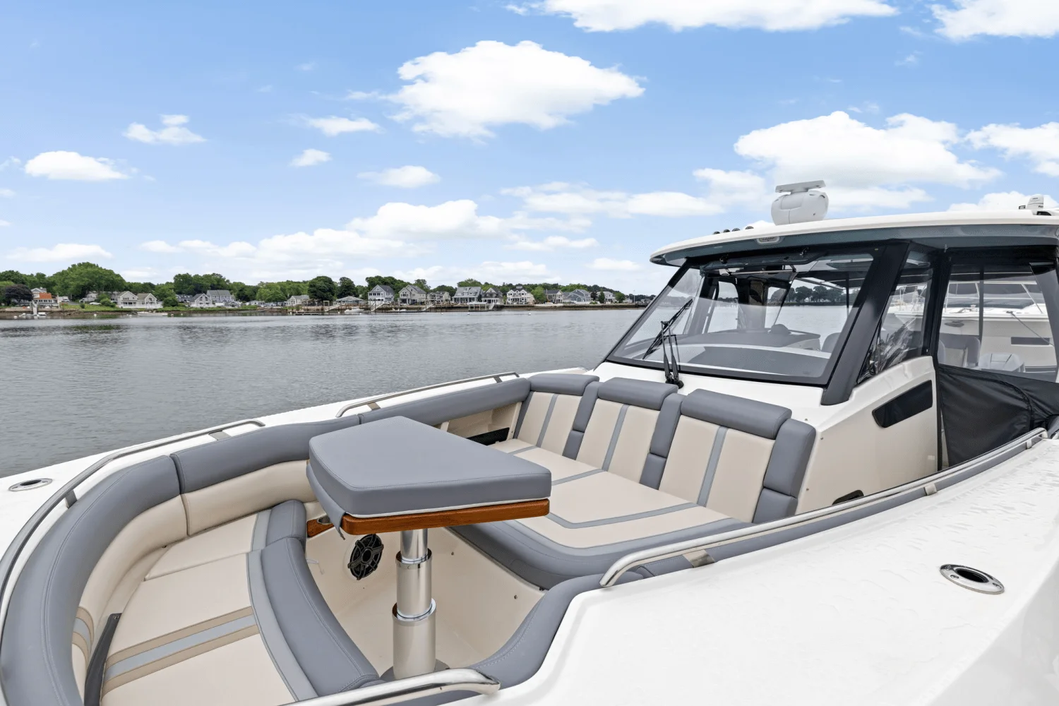 2025 Boston Whaler 350 Realm Image Thumbnail #42