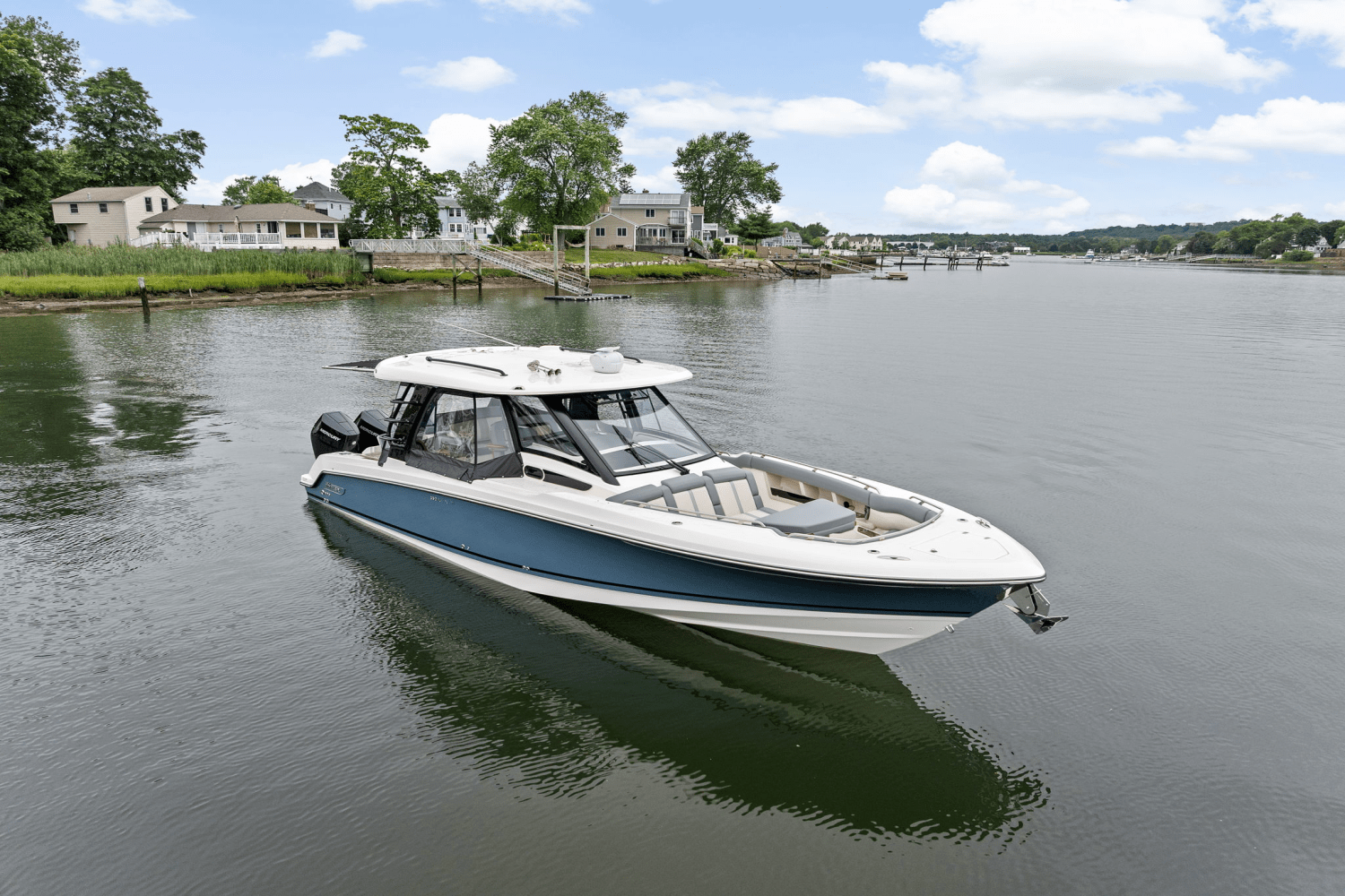 2025 Boston Whaler 350 Realm Image Thumbnail #2