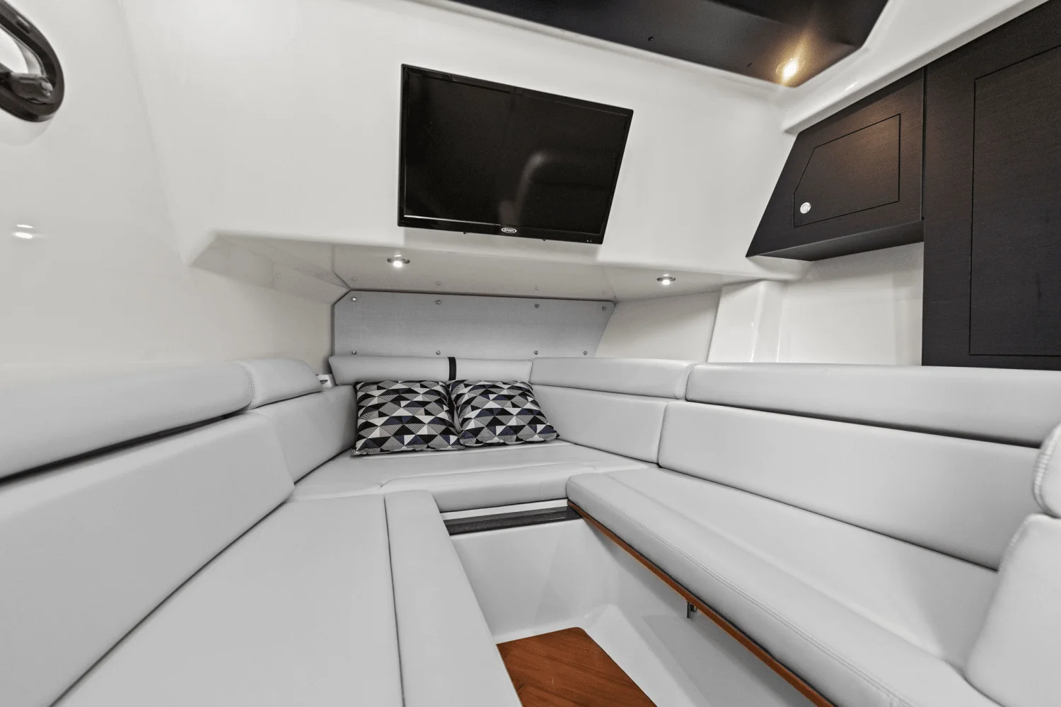 2025 Boston Whaler 350 Realm Image Thumbnail #28