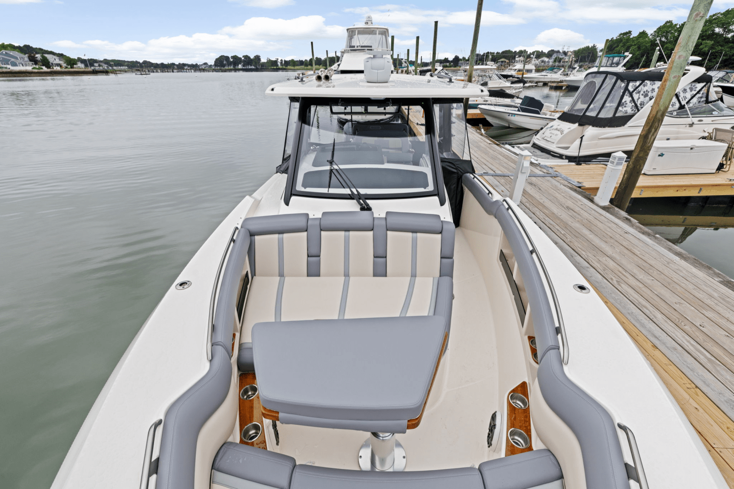 2025 Boston Whaler 350 Realm Image Thumbnail #41