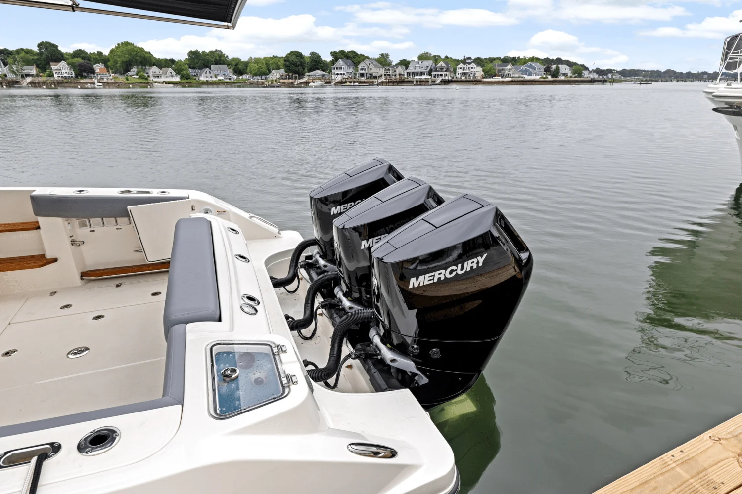 2025 Boston Whaler 350 Realm Image Thumbnail #8