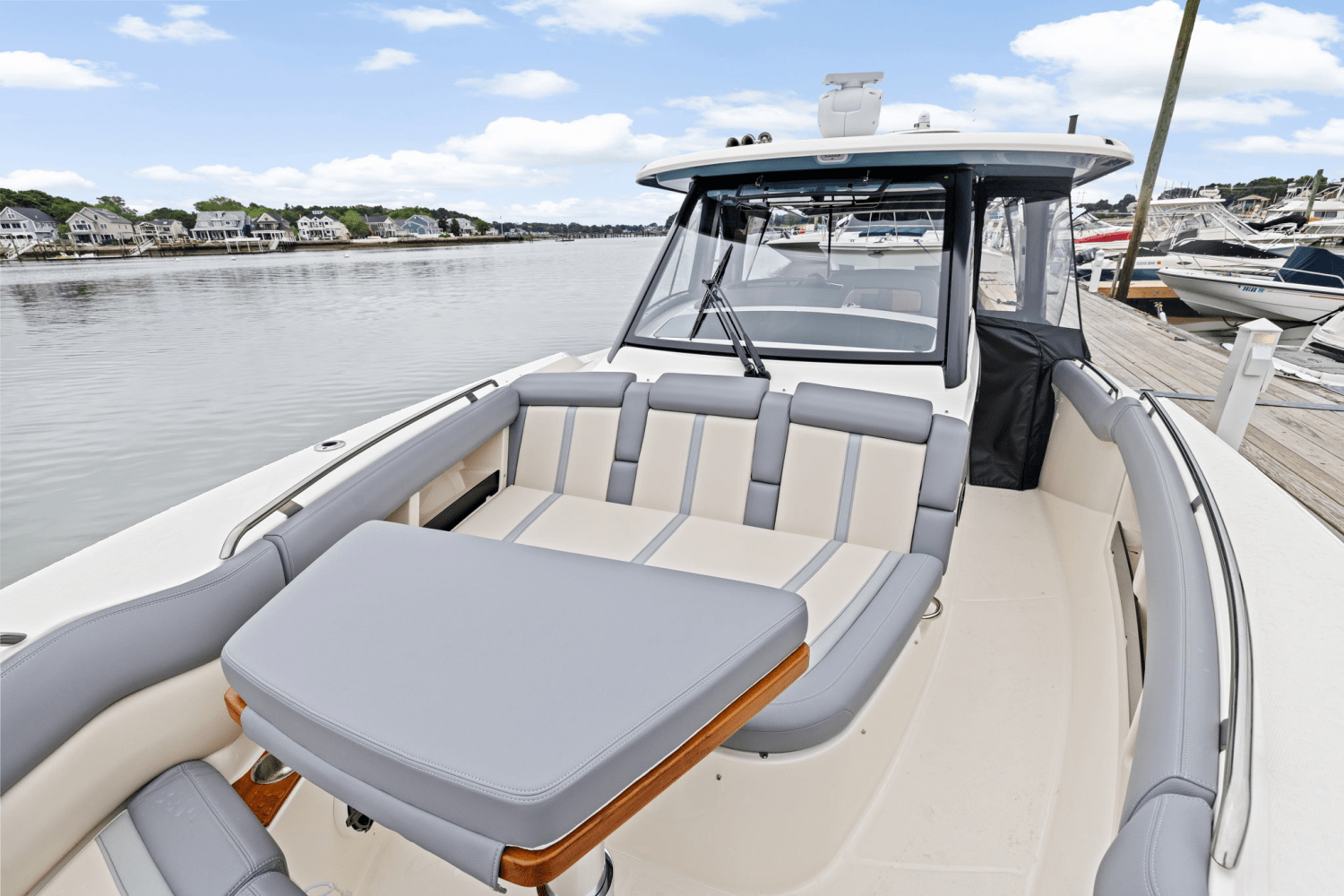 2025 Boston Whaler 350 Realm Image Thumbnail #40