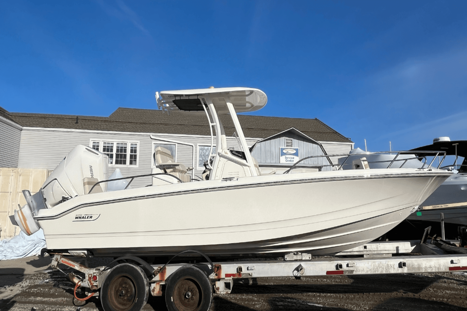 2025 Boston Whaler 250 Dauntless Image Thumbnail #0