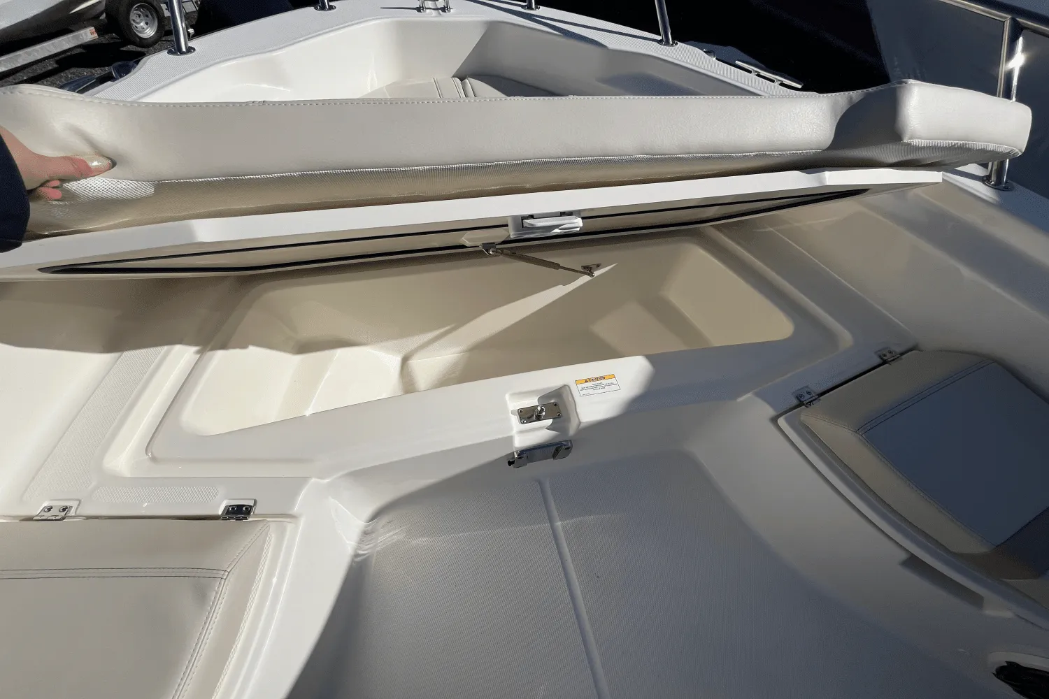 2025 Boston Whaler 250 Dauntless Image Thumbnail #17