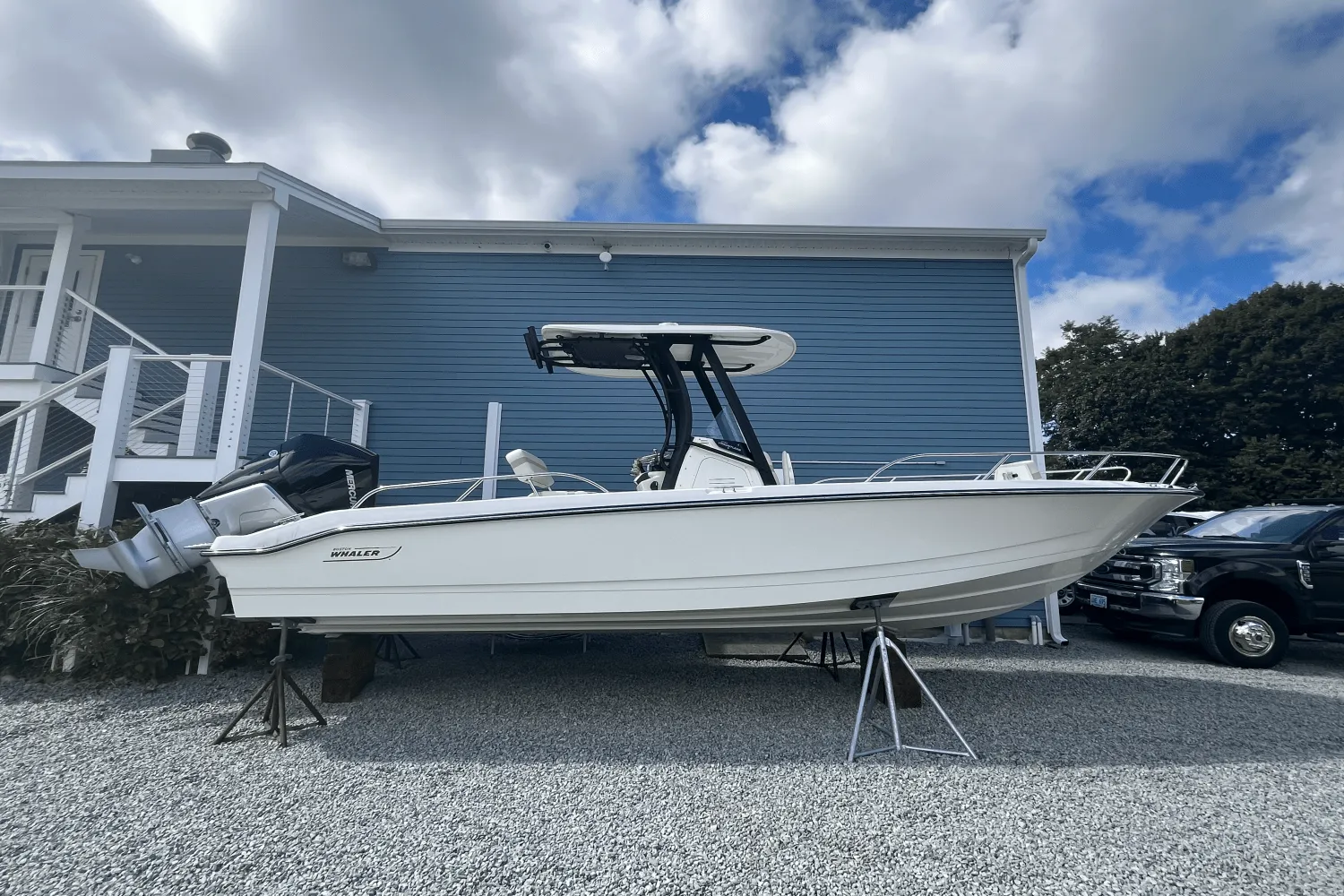 2025 Boston Whaler 250 Dauntless Image Thumbnail #0