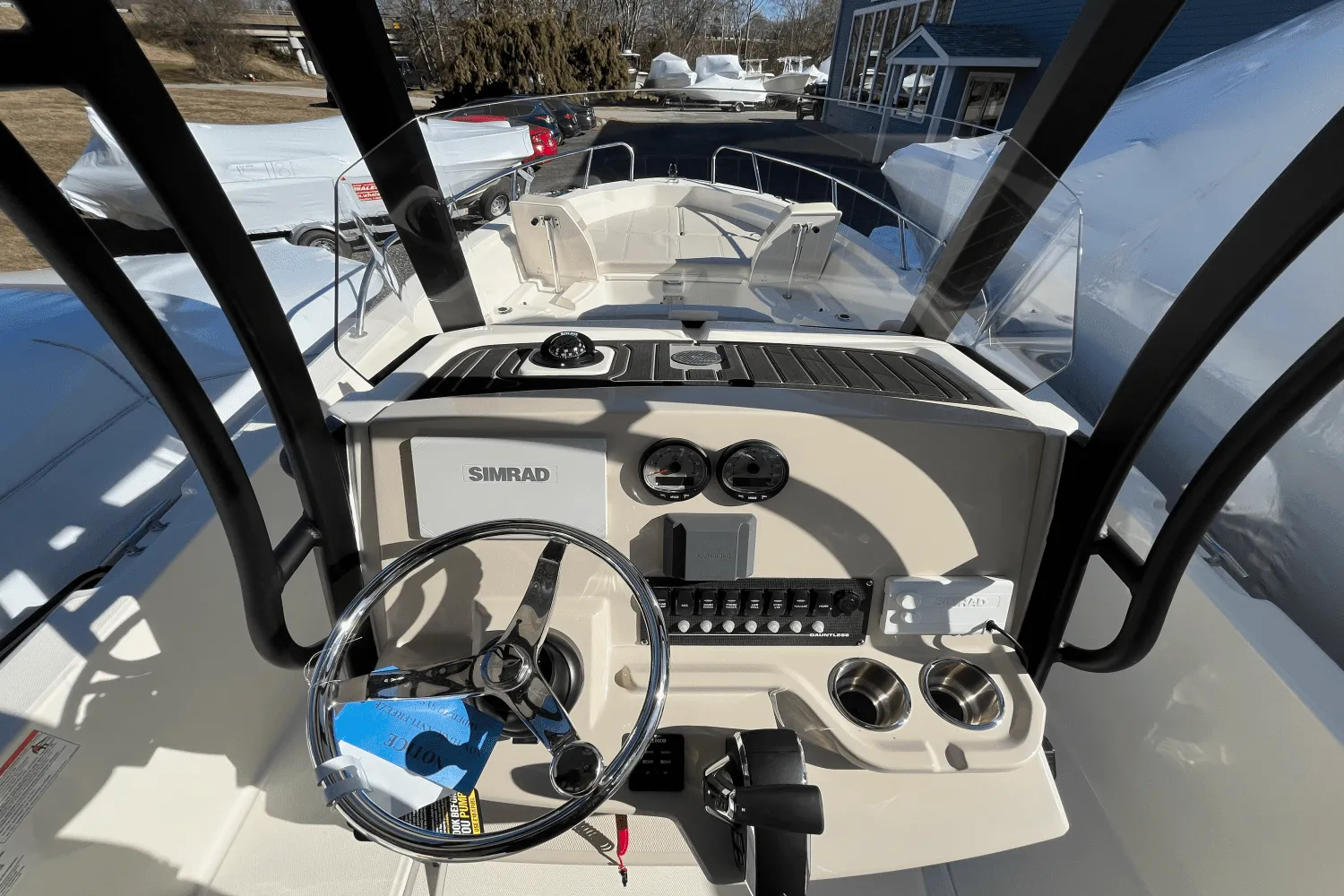 2025 Boston Whaler 250 Dauntless Image Thumbnail #12