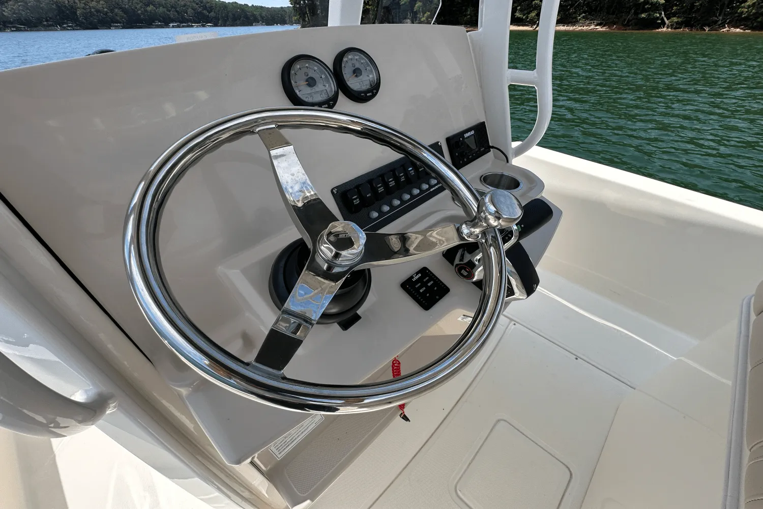 2025 Boston Whaler 250 Dauntless Image Thumbnail #30