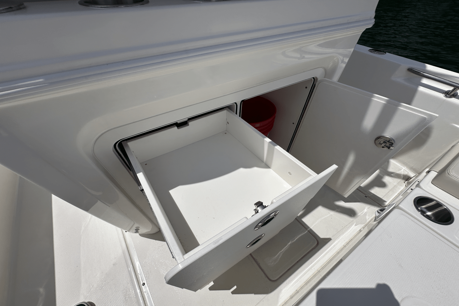 2025 Boston Whaler 250 Dauntless Image Thumbnail #24