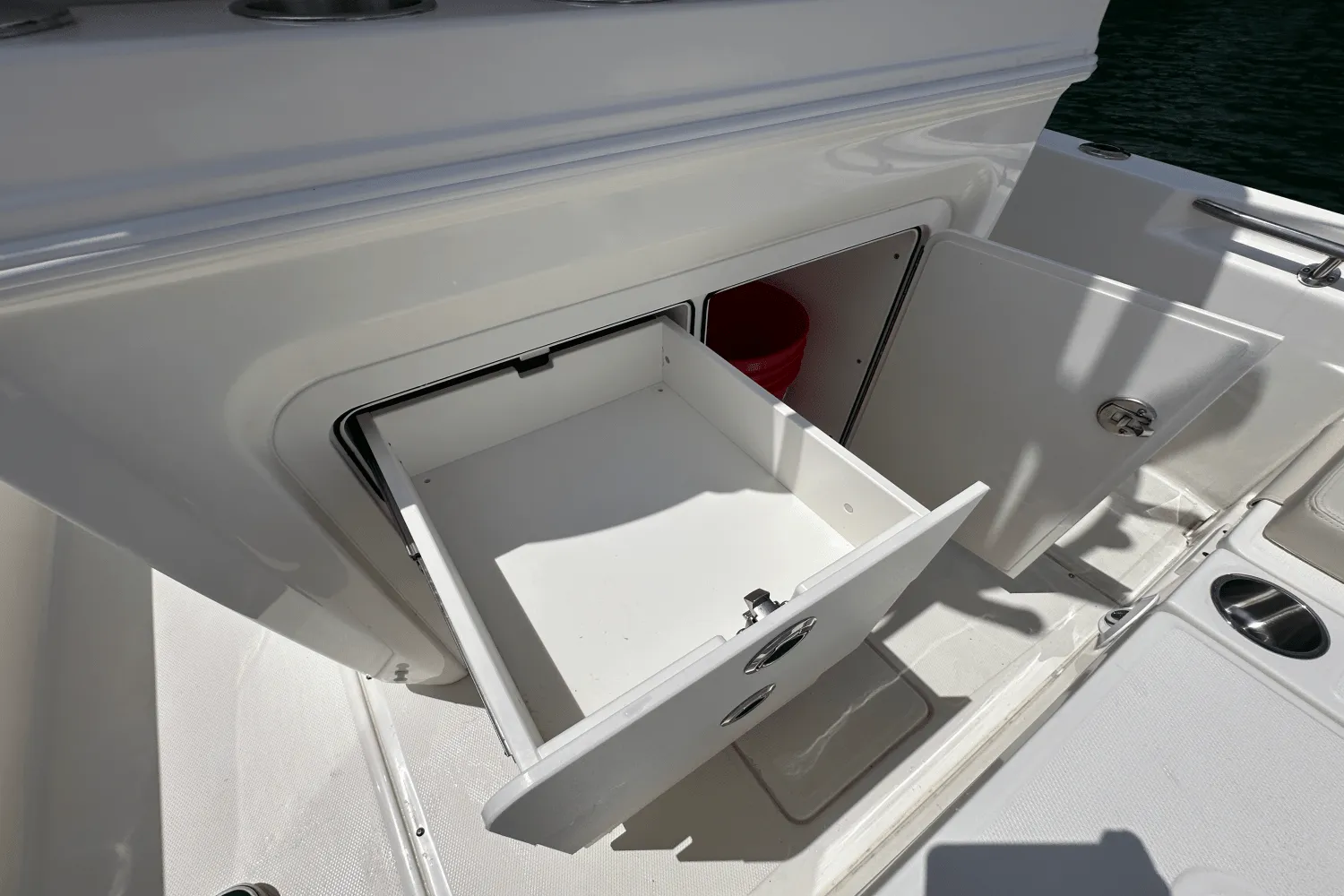 2025 Boston Whaler 250 Dauntless Image Thumbnail #24