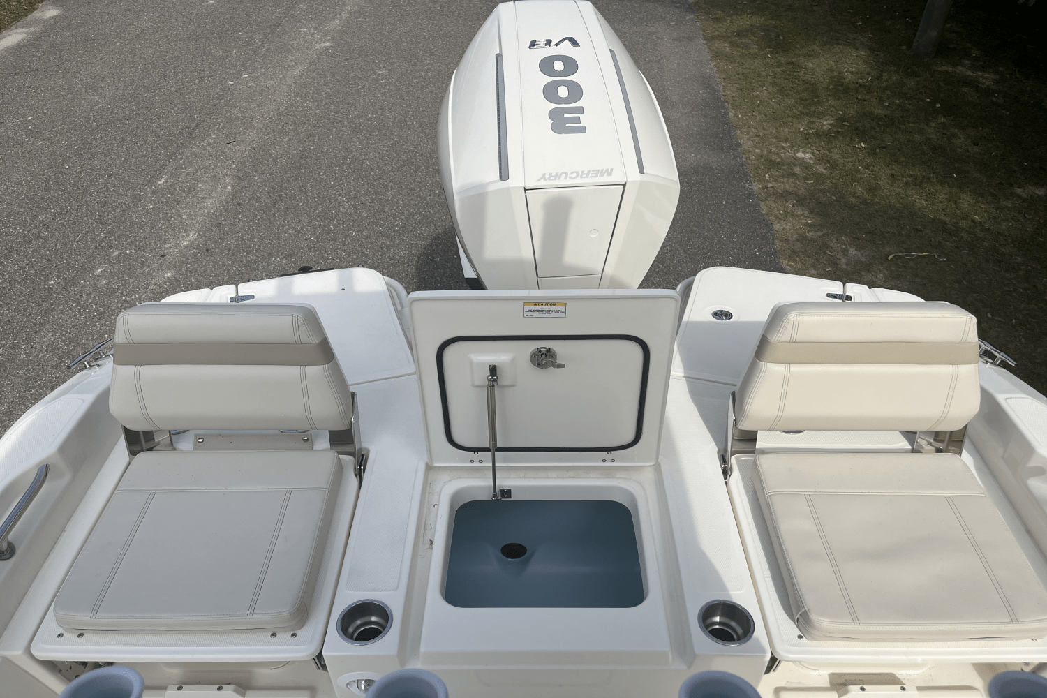 2025 Boston Whaler 250 Dauntless Image Thumbnail #3