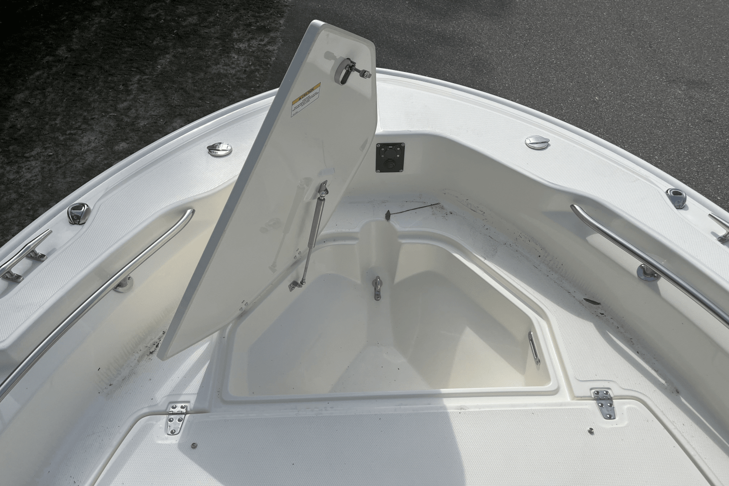 2025 Boston Whaler 250 Dauntless Image Thumbnail #12