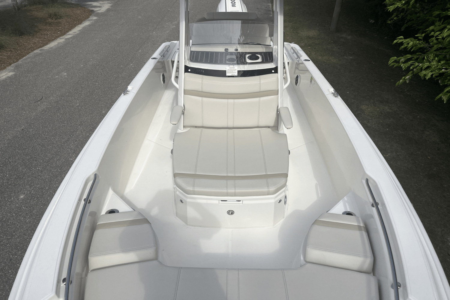 2025 Boston Whaler 250 Dauntless Image Thumbnail #7