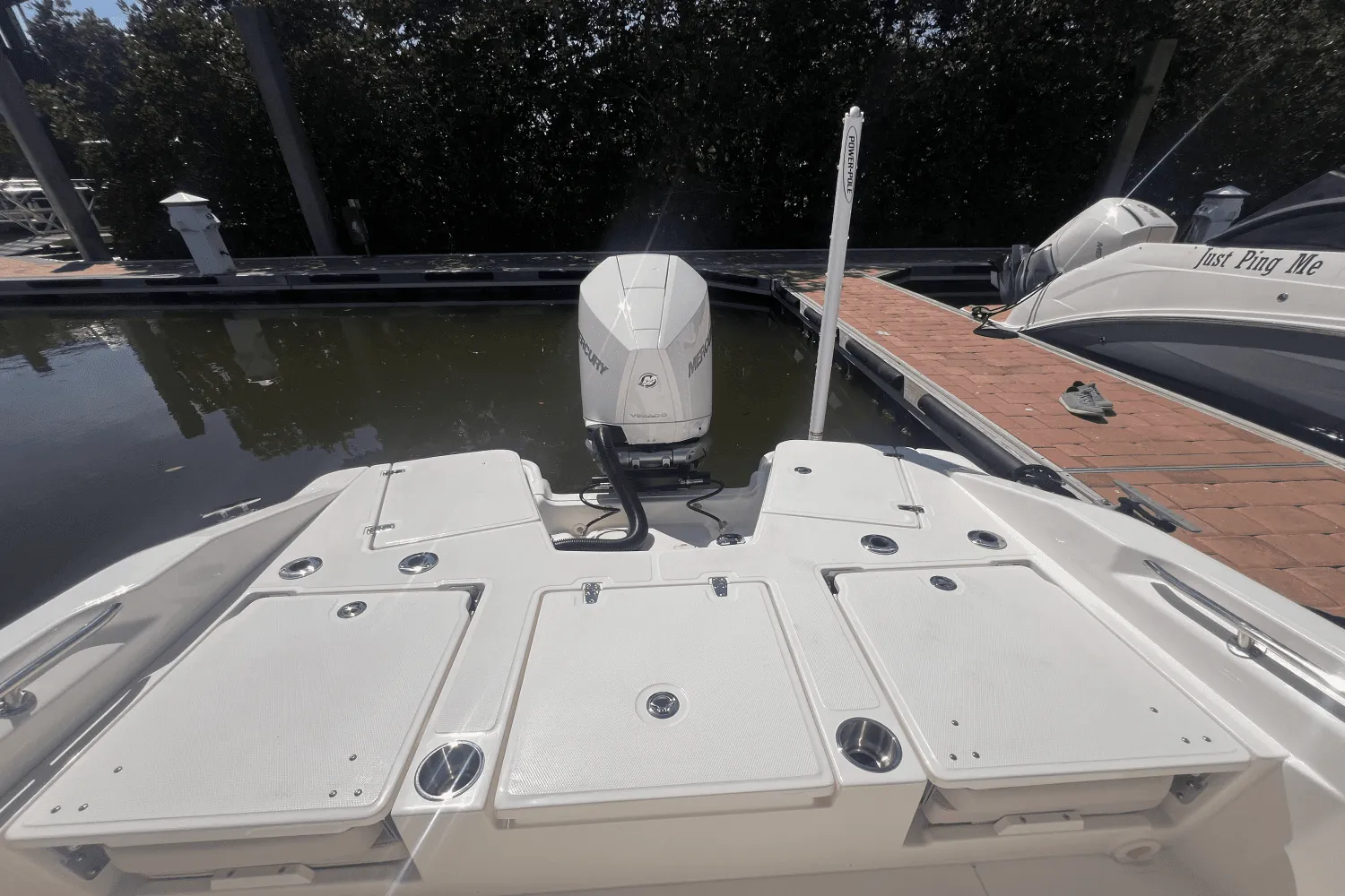 2025 Boston Whaler 250 Dauntless Image Thumbnail #15