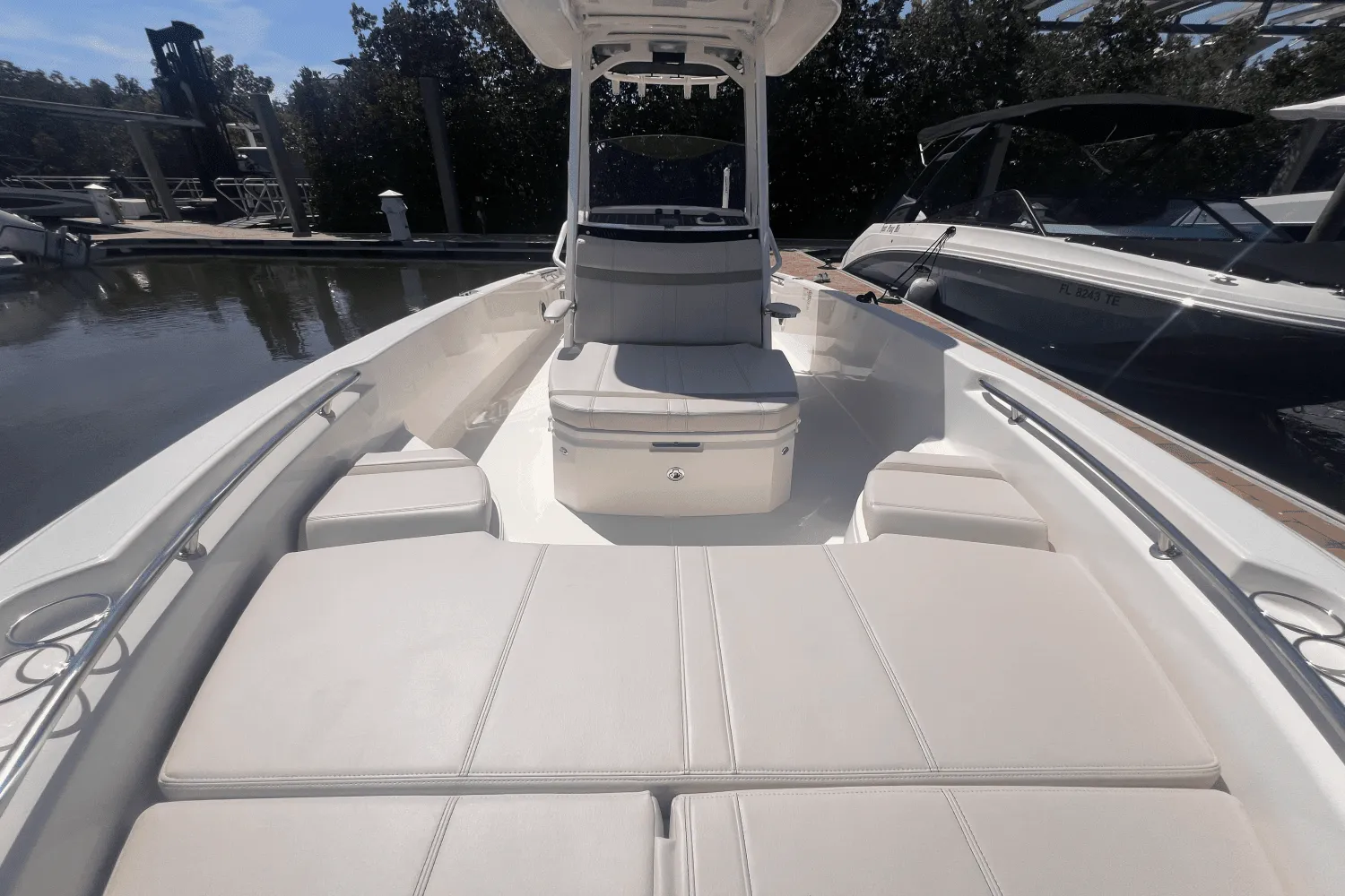 2025 Boston Whaler 250 Dauntless Image Thumbnail #28