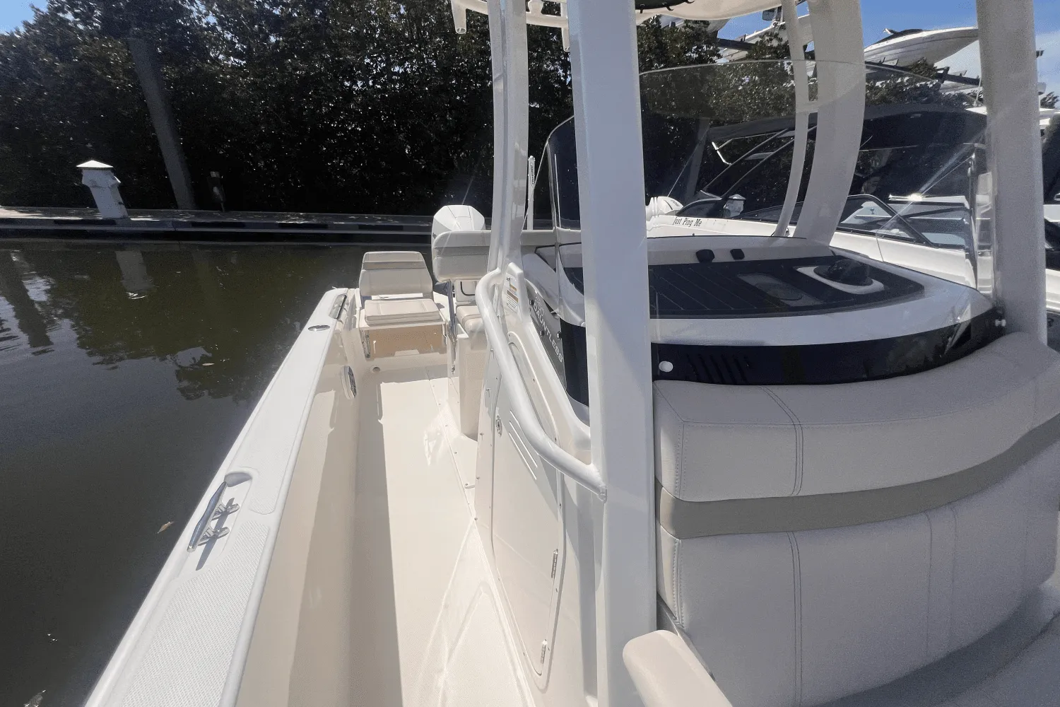 2025 Boston Whaler 250 Dauntless Image Thumbnail #32