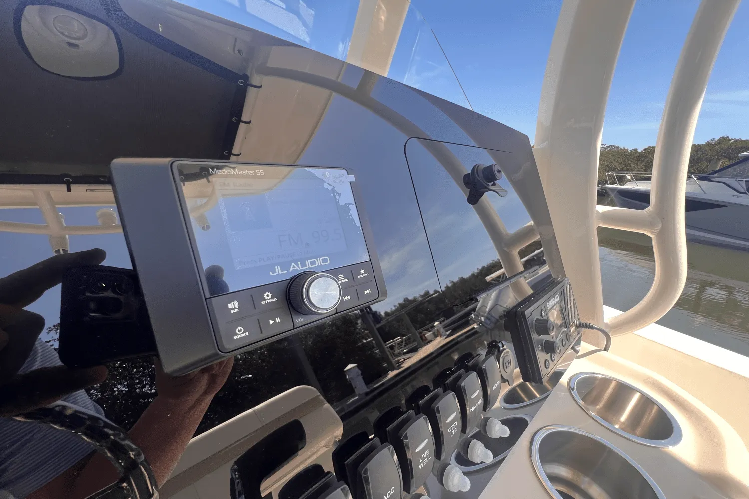 2025 Boston Whaler 250 Dauntless Image Thumbnail #19