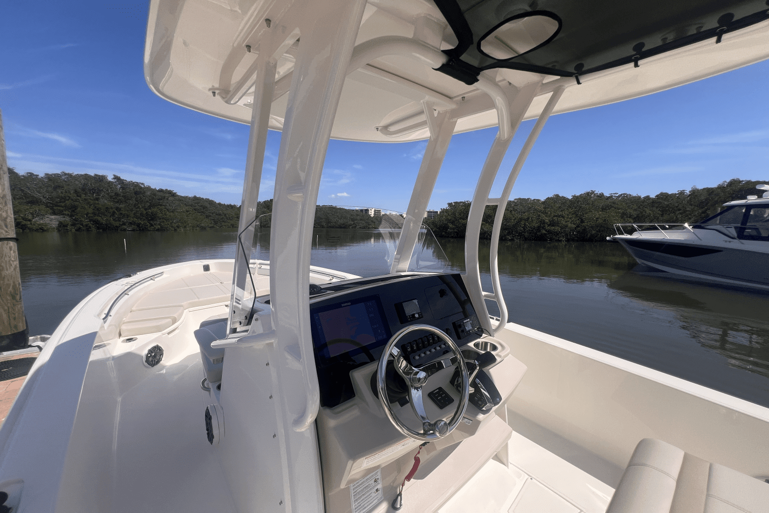 2025 Boston Whaler 250 Dauntless Image Thumbnail #24