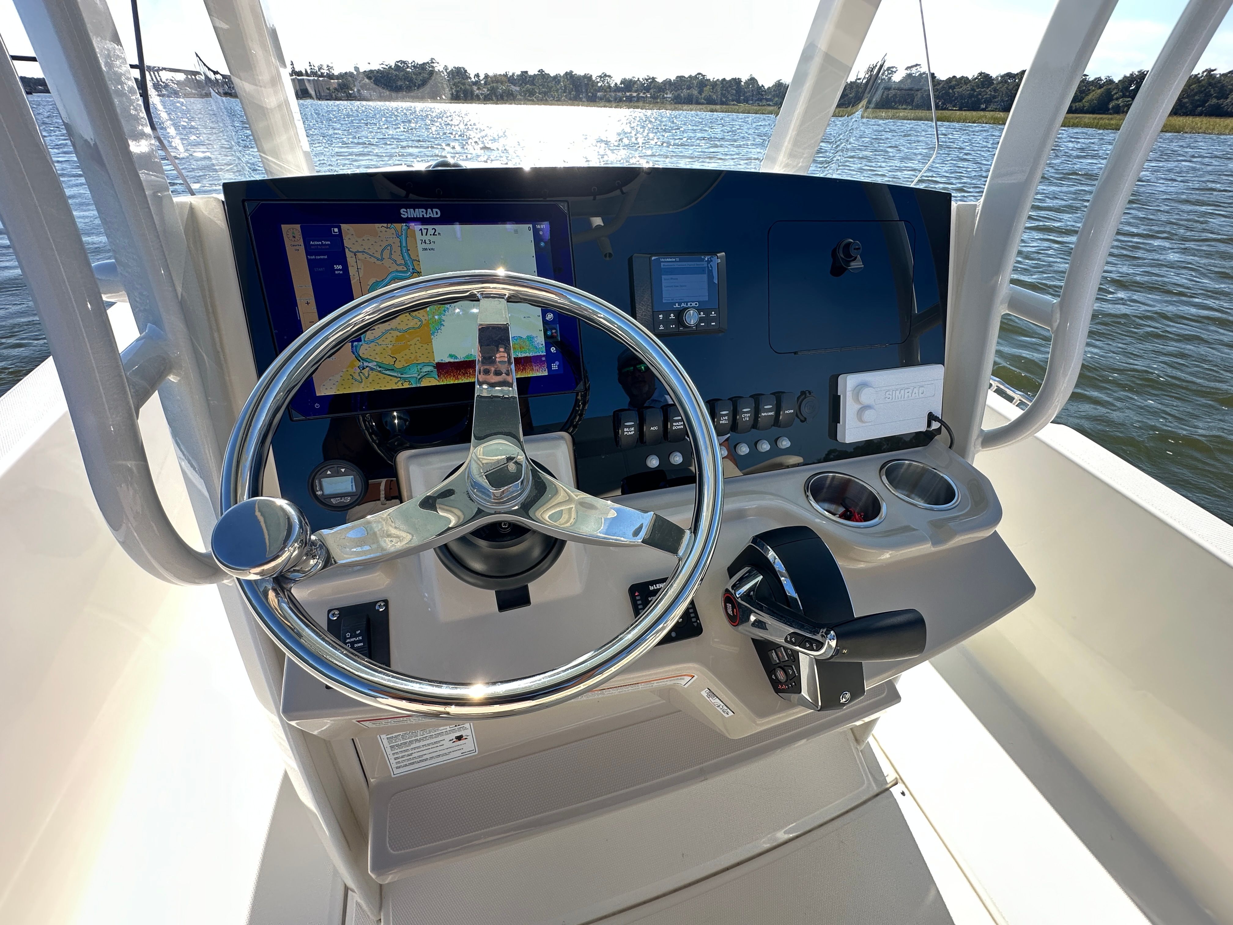 2025 Boston Whaler 250 Dauntless Image Thumbnail #21