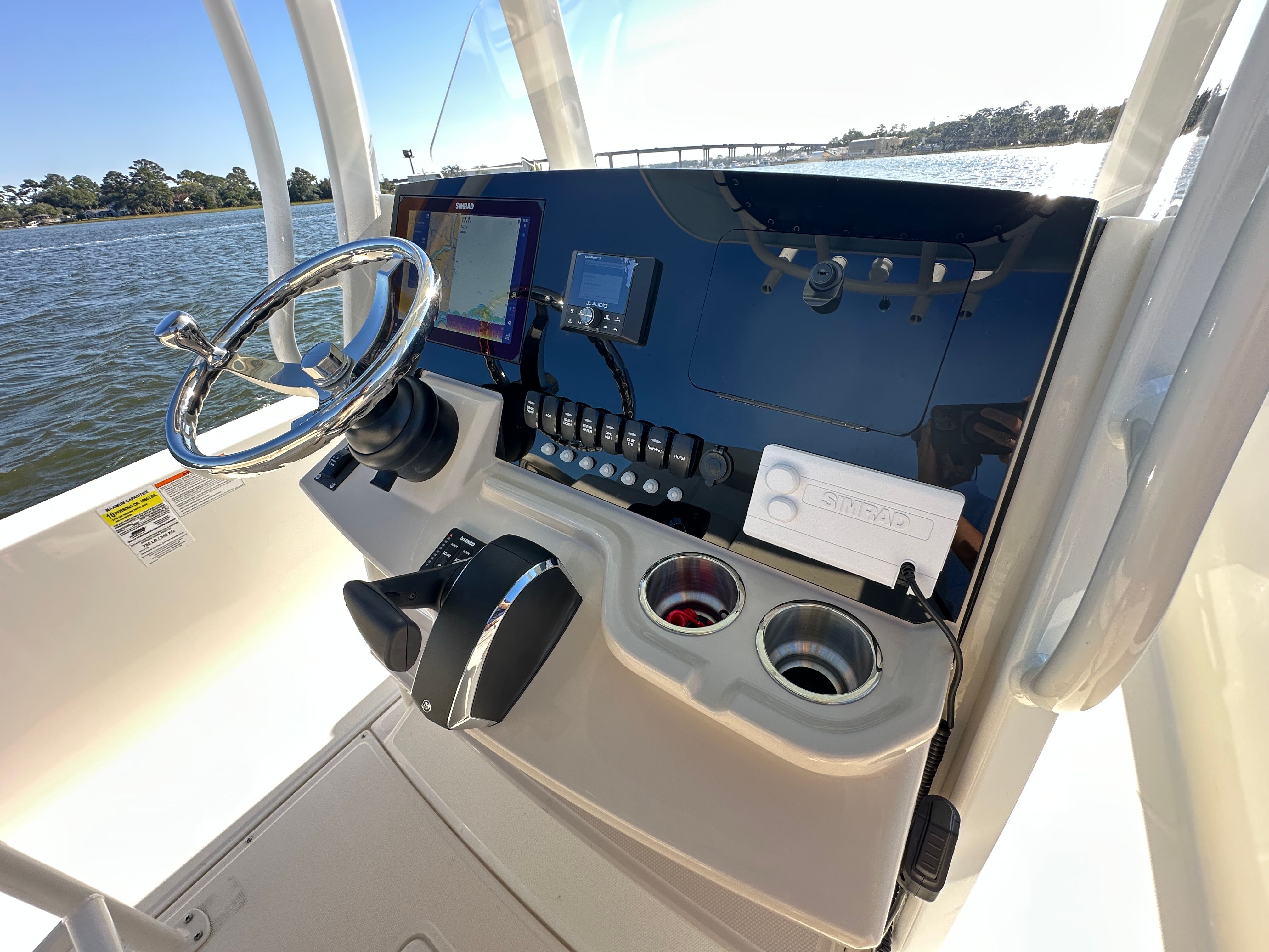 2025 Boston Whaler 250 Dauntless Image Thumbnail #22