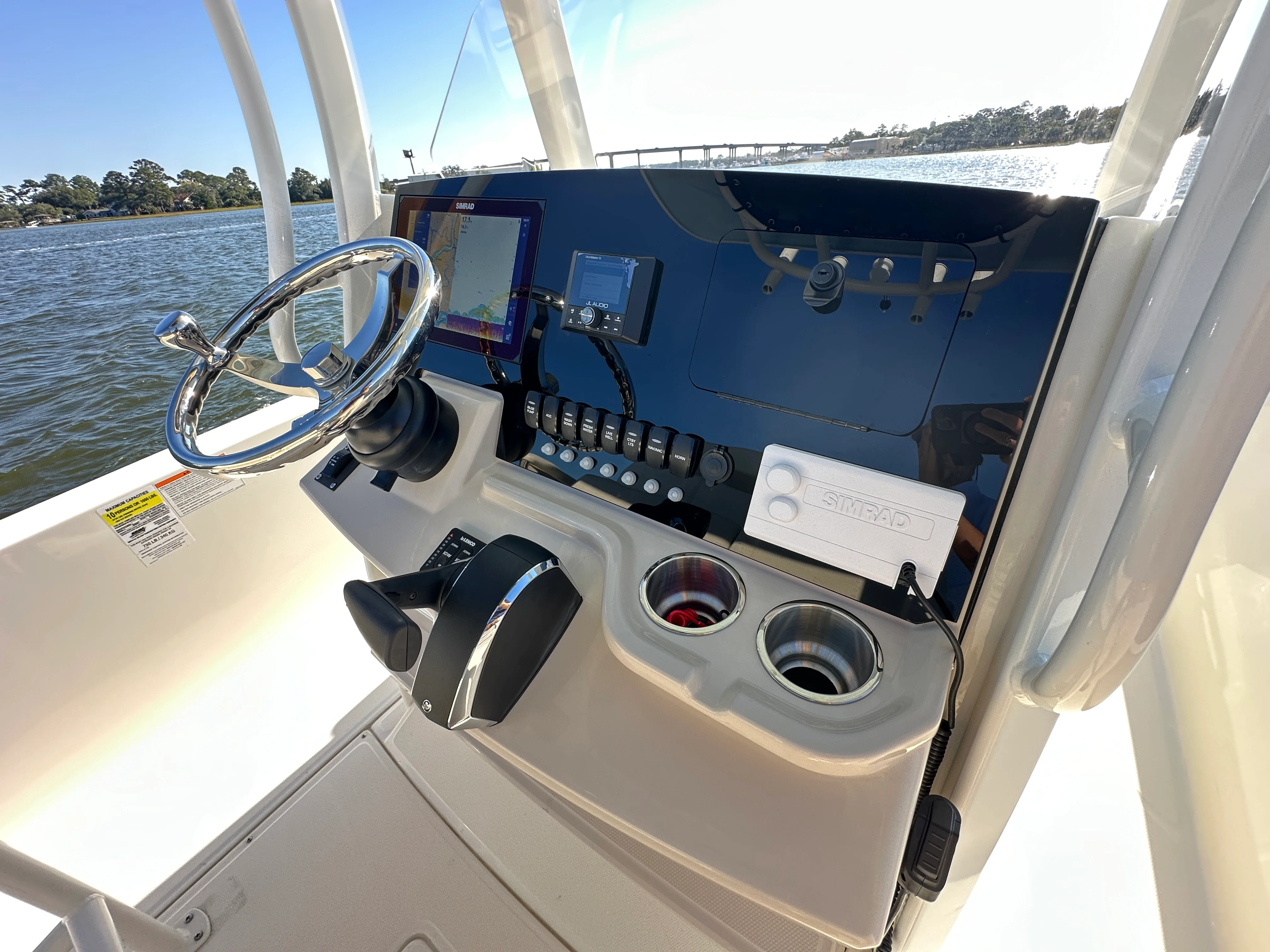 2025 Boston Whaler 250 Dauntless Image Thumbnail #22