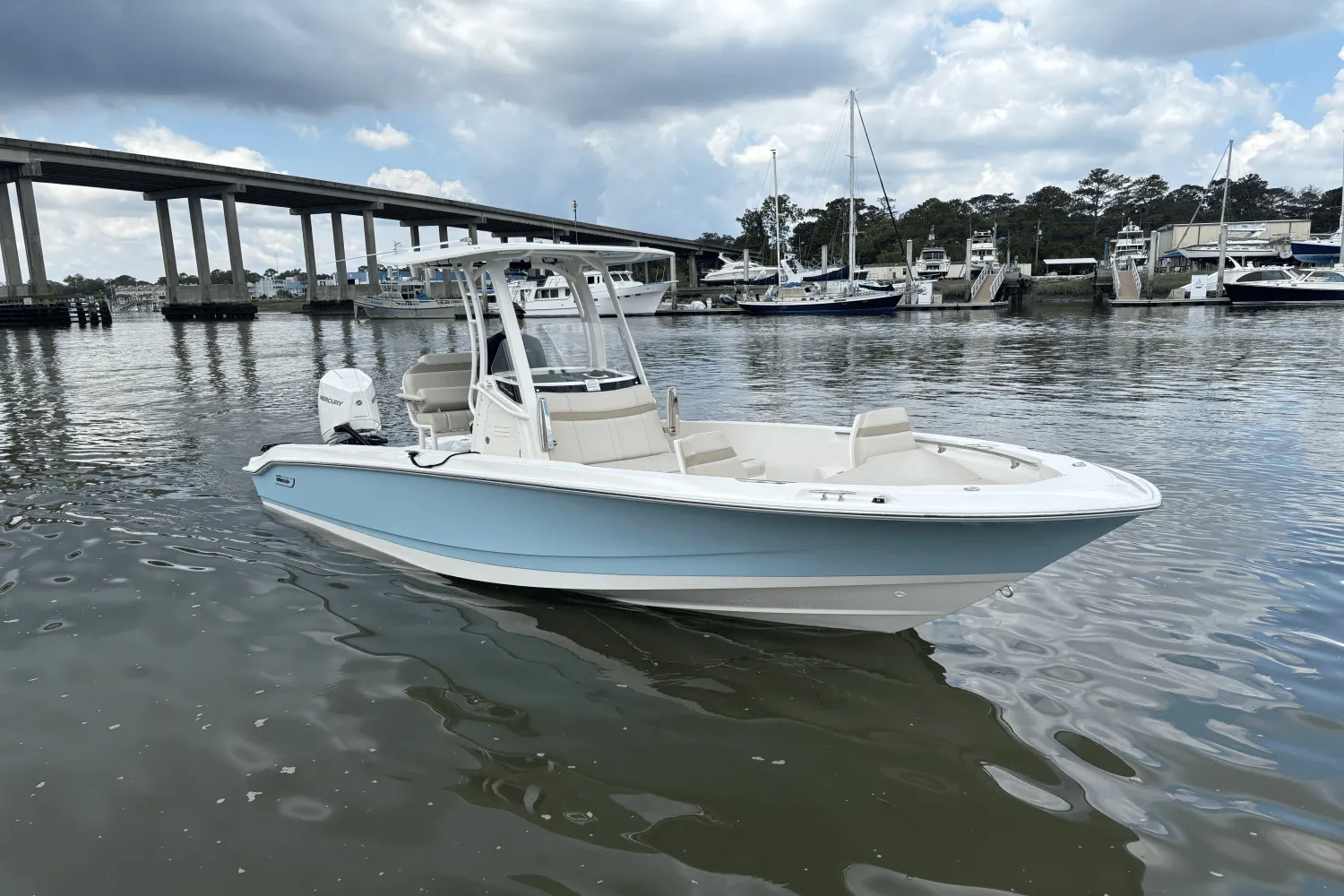 2025 Boston Whaler 250 Dauntless Image Thumbnail #1