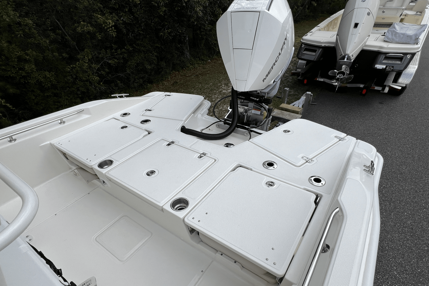 2025 Boston Whaler 250 Dauntless Image Thumbnail #2