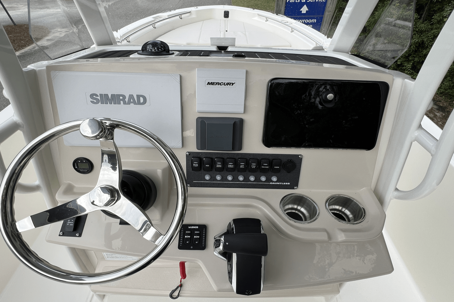 2025 Boston Whaler 250 Dauntless Image Thumbnail #7