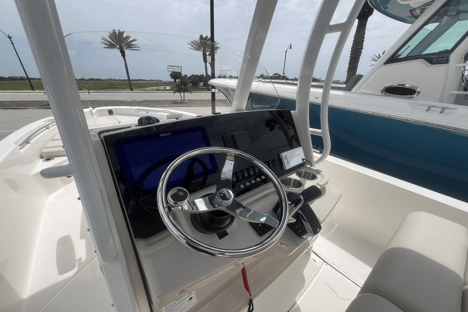 2025 Boston Whaler 250 Dauntless Image Thumbnail #14