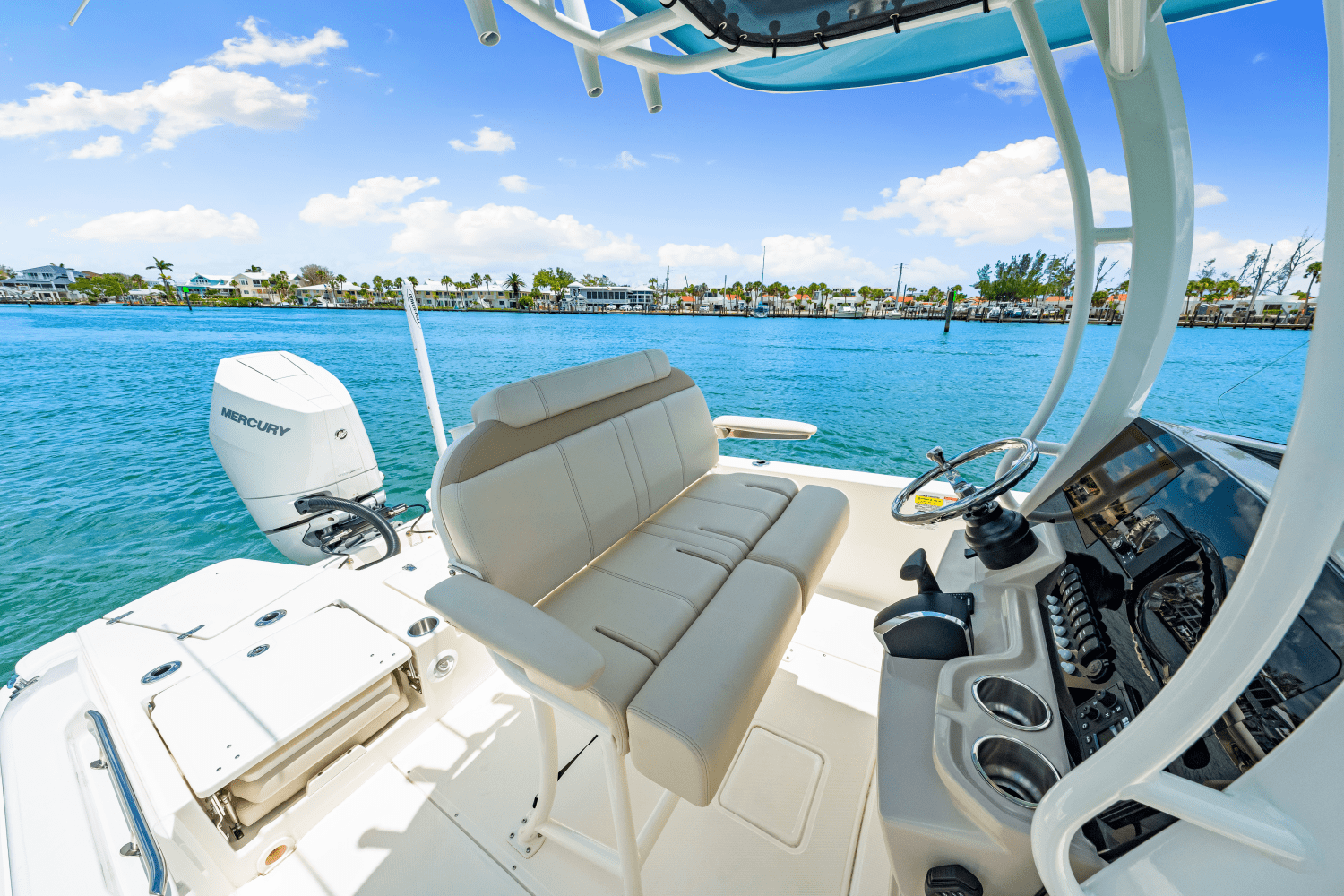 2025 Boston Whaler 250 Dauntless Image Thumbnail #37